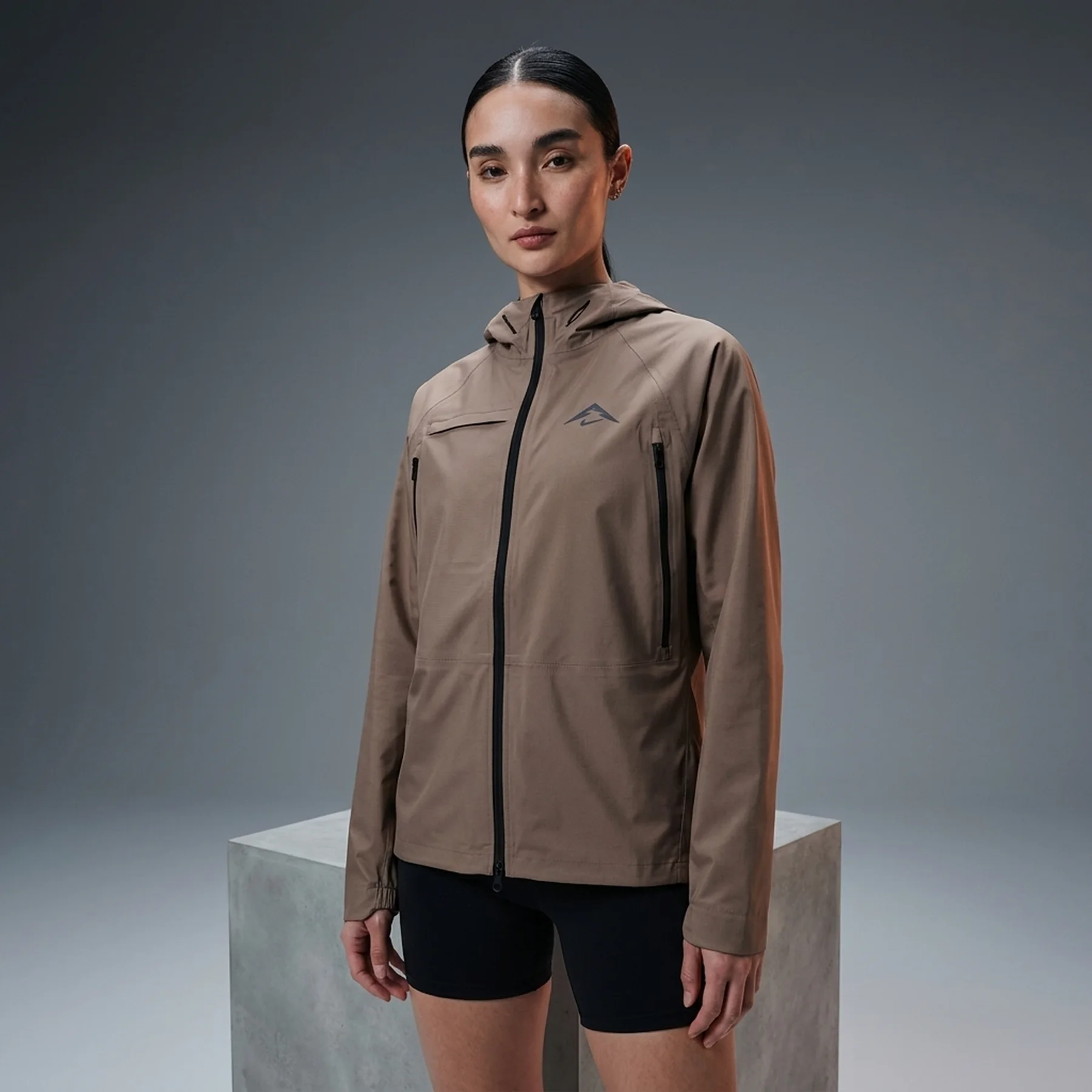 Вітровка жіноча Nike Trail Storm-Fit Adv Brown (FV6406-233)