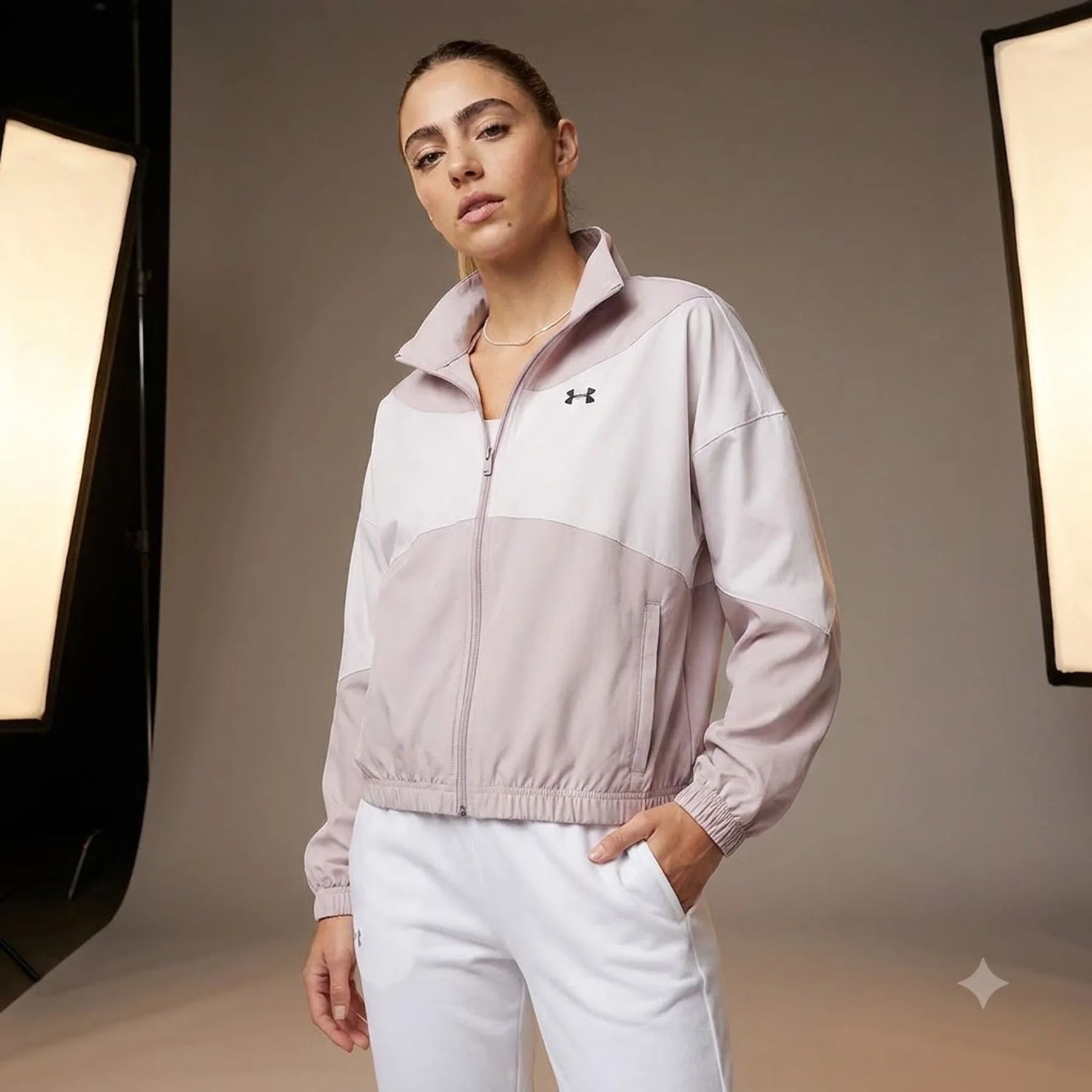 Вітровка жіноча Under Armour Rival Woven Jacket White/Grey (1389631-009)