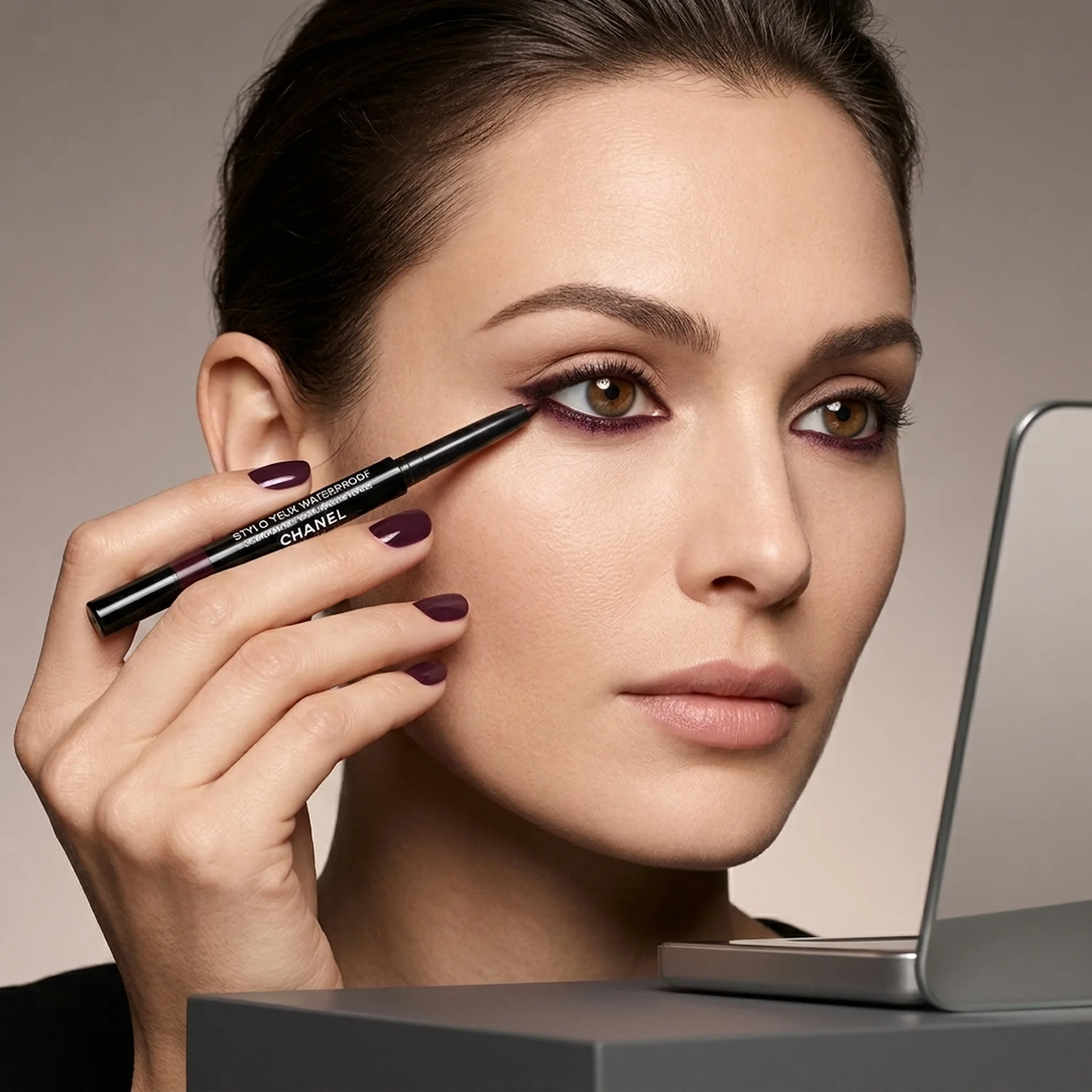 Водостойкий контур для глаз CHANEL Stylo Yeux Waterproof 0.3 г 67 Rouge Noir