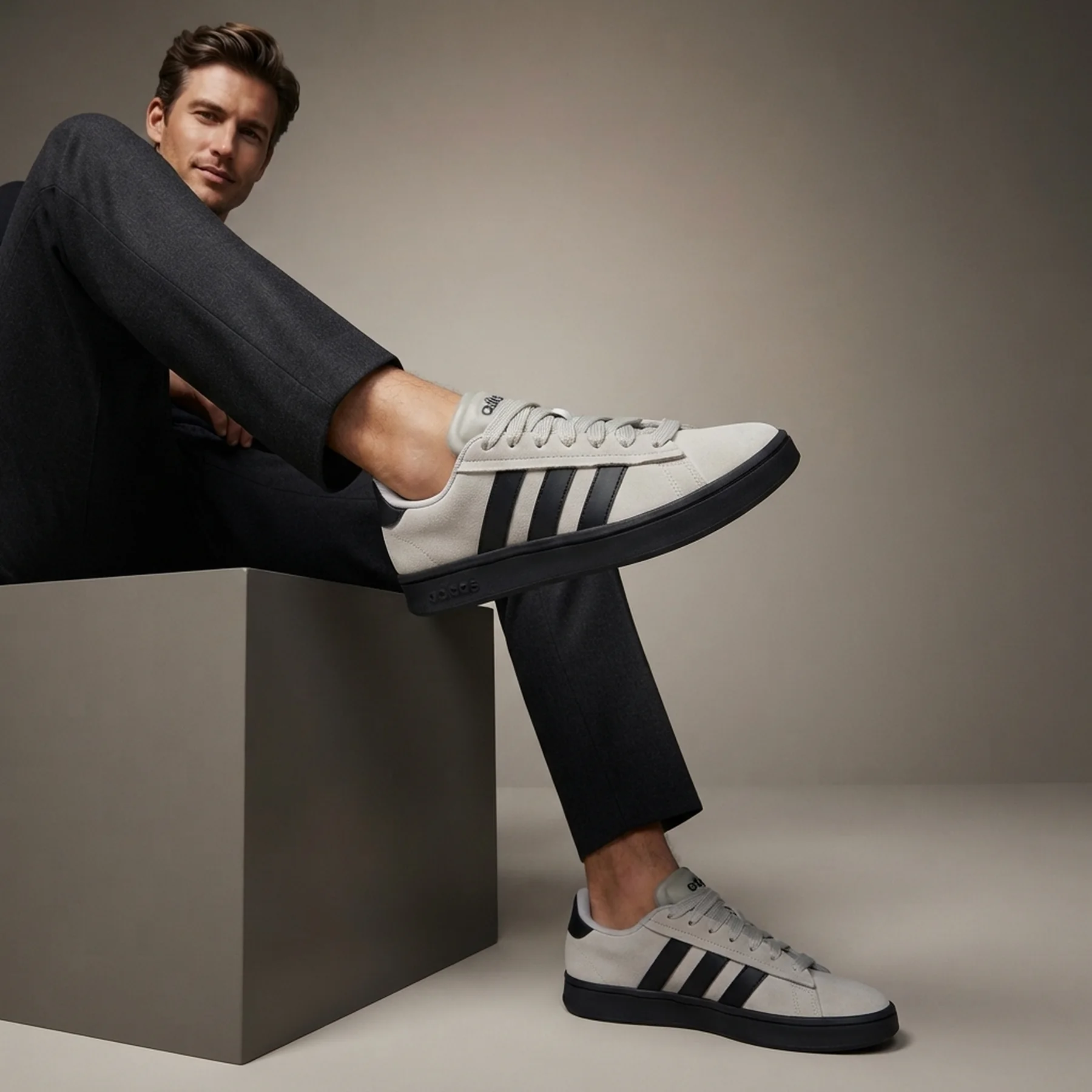 Замшеві кросівки Grand Court Alpha Adidas 46 2/3