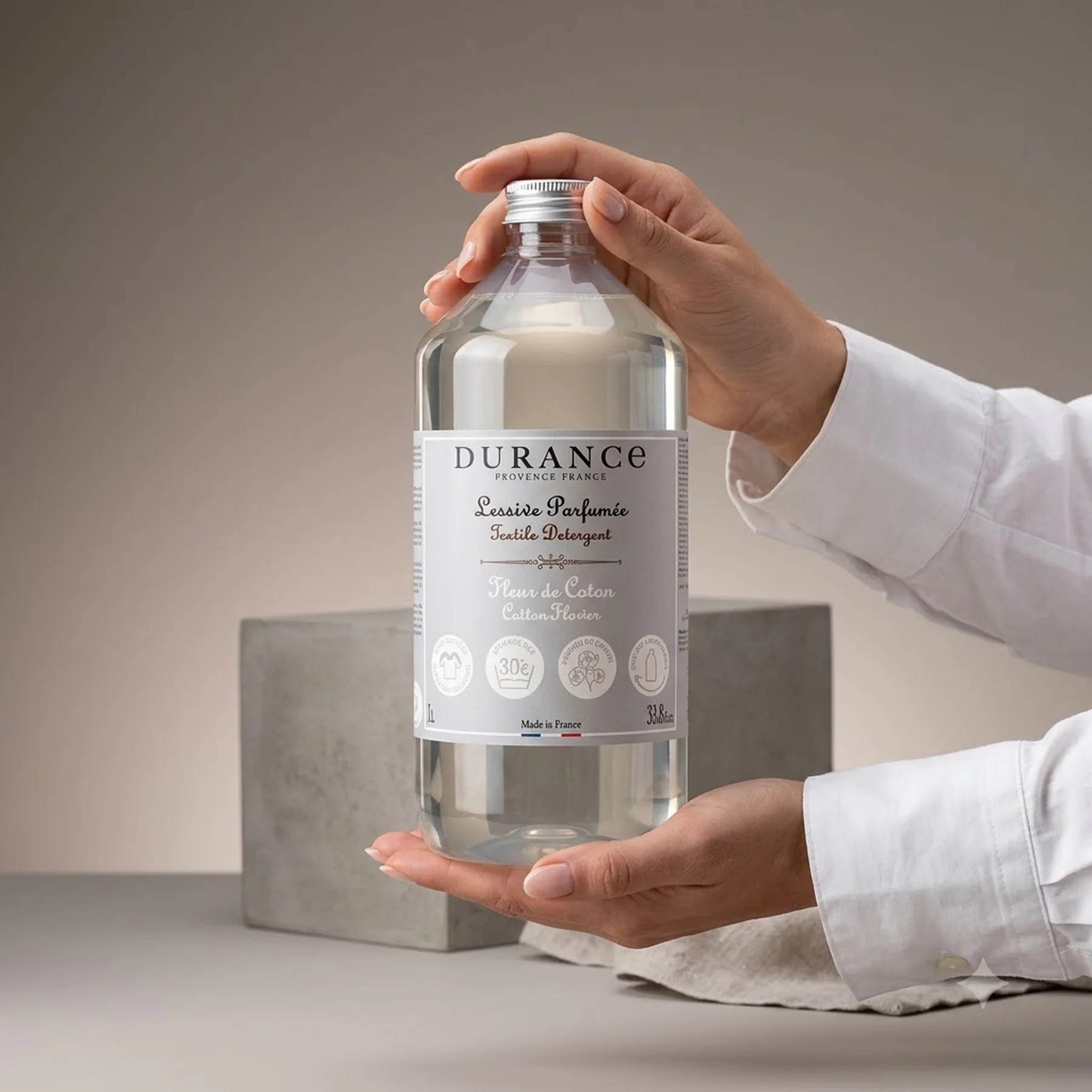 Средство для стирки Durance Lessive Liquide Textile Detergent 1000 мл Квіти бавовни