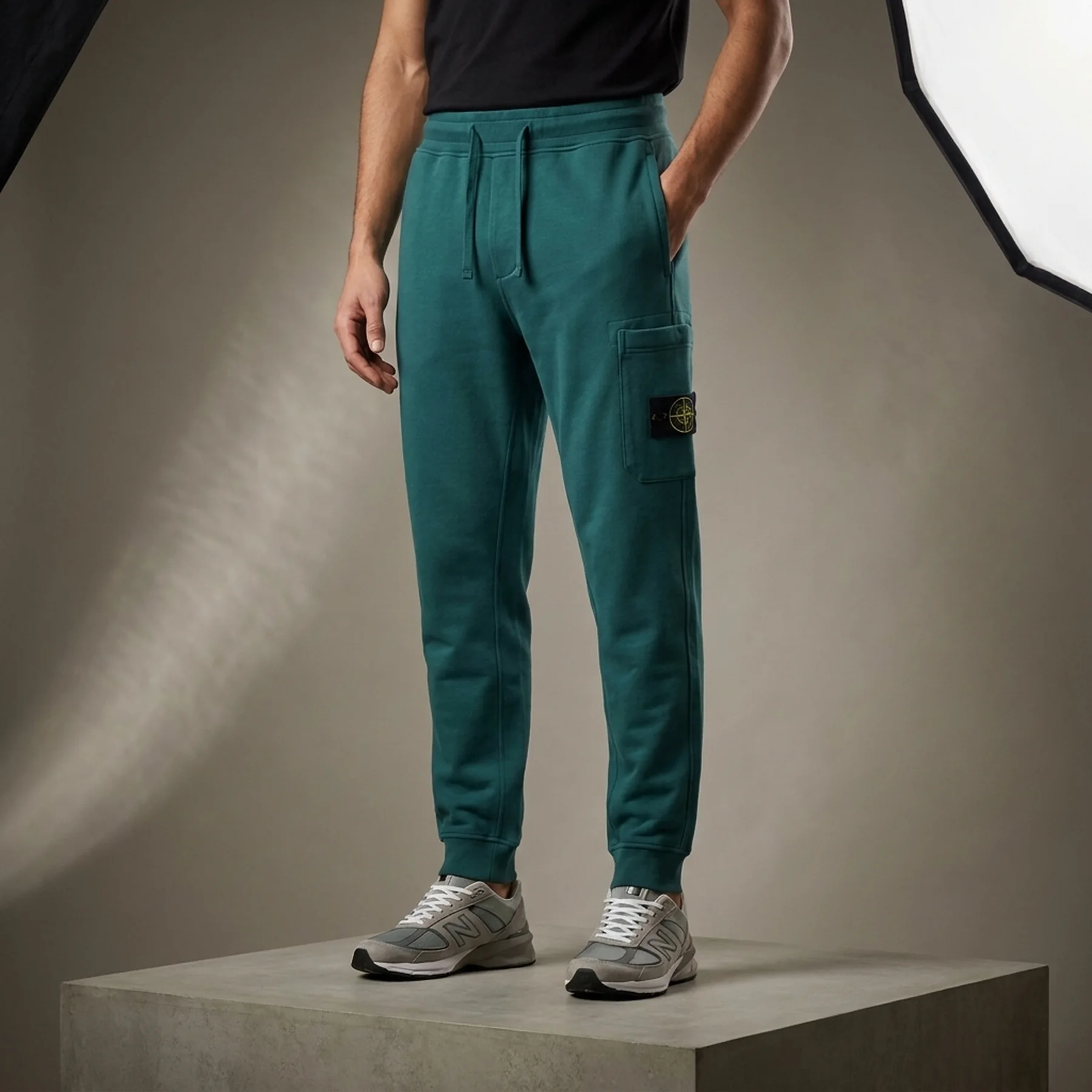 Зелені штани Stone Island