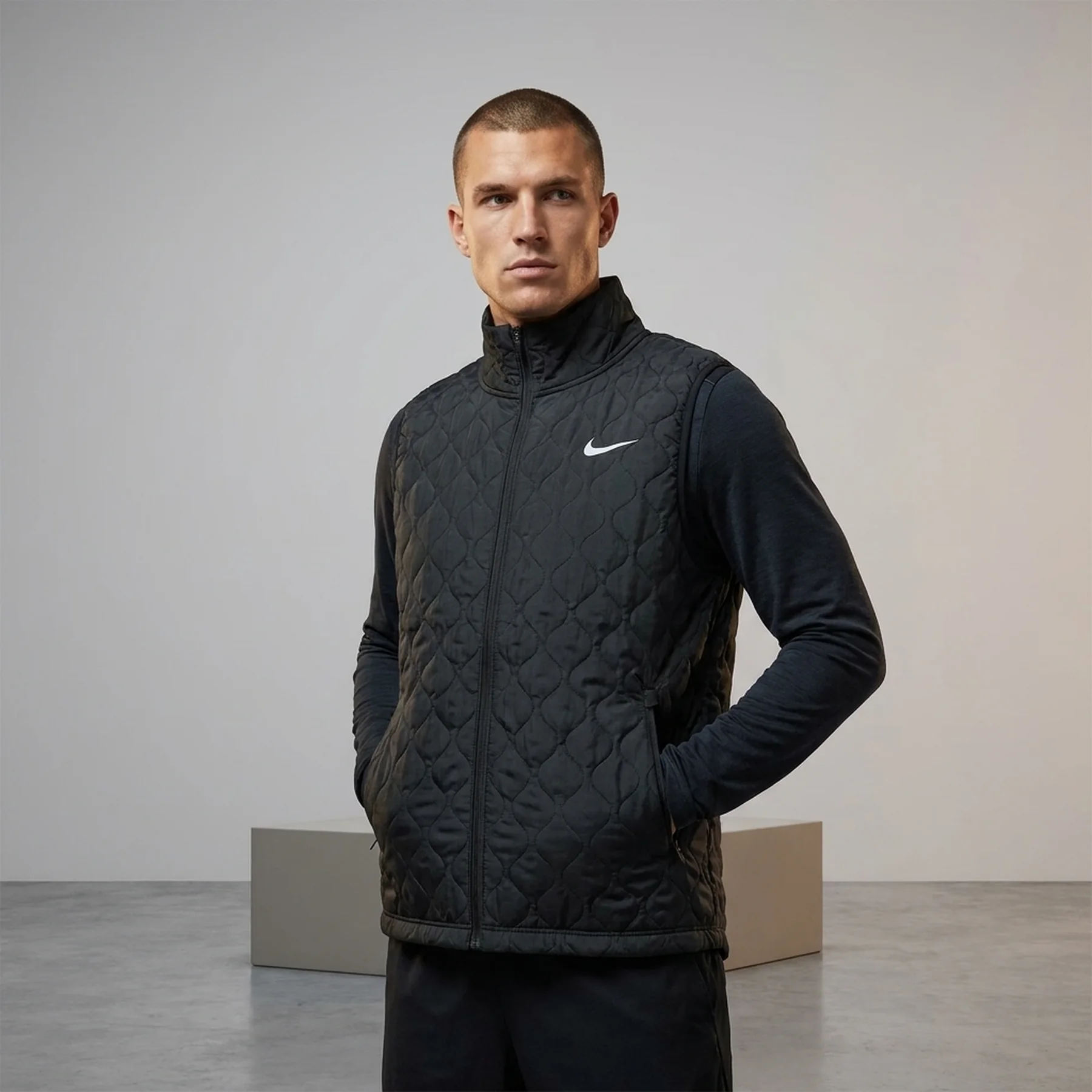 Жилетка чоловіча Nike Aerolayer Running Vest Green (DM1542-010)