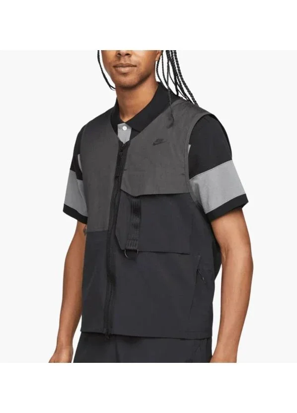 Жилетка чоловіча Nike Sportswear Tech Pack Vest (DM5534-060)
