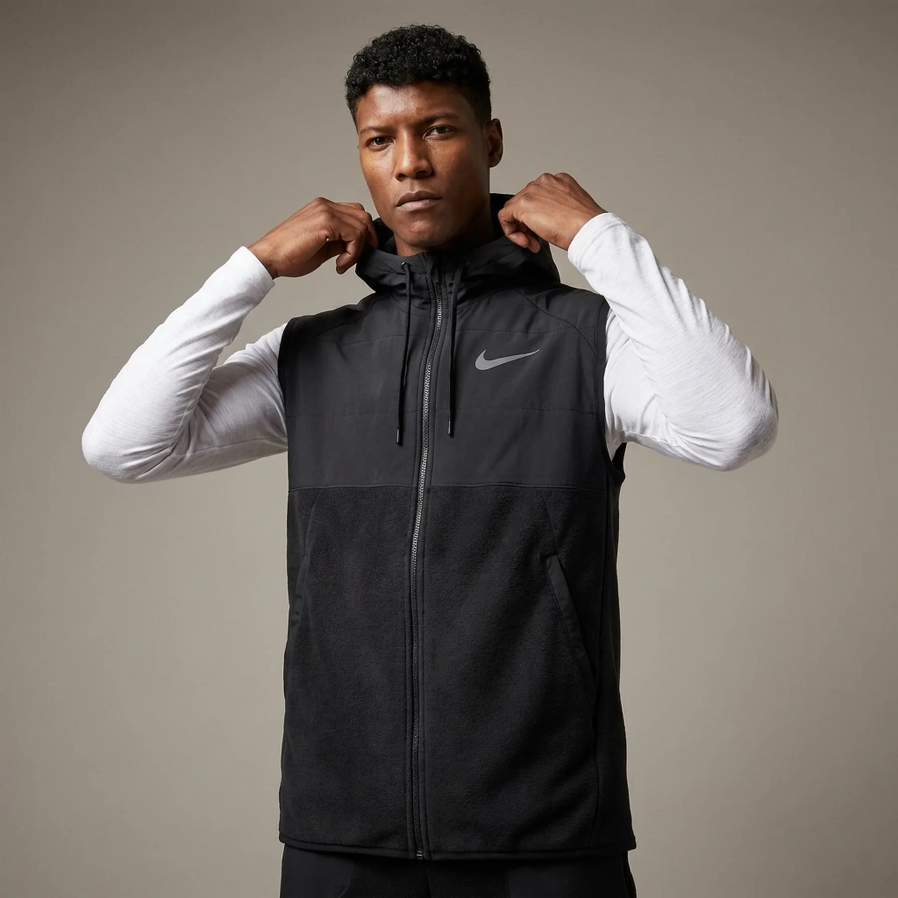 Жилетка чоловіча Nike Therma-Fit Men Training-Gilet (DD2132-010)