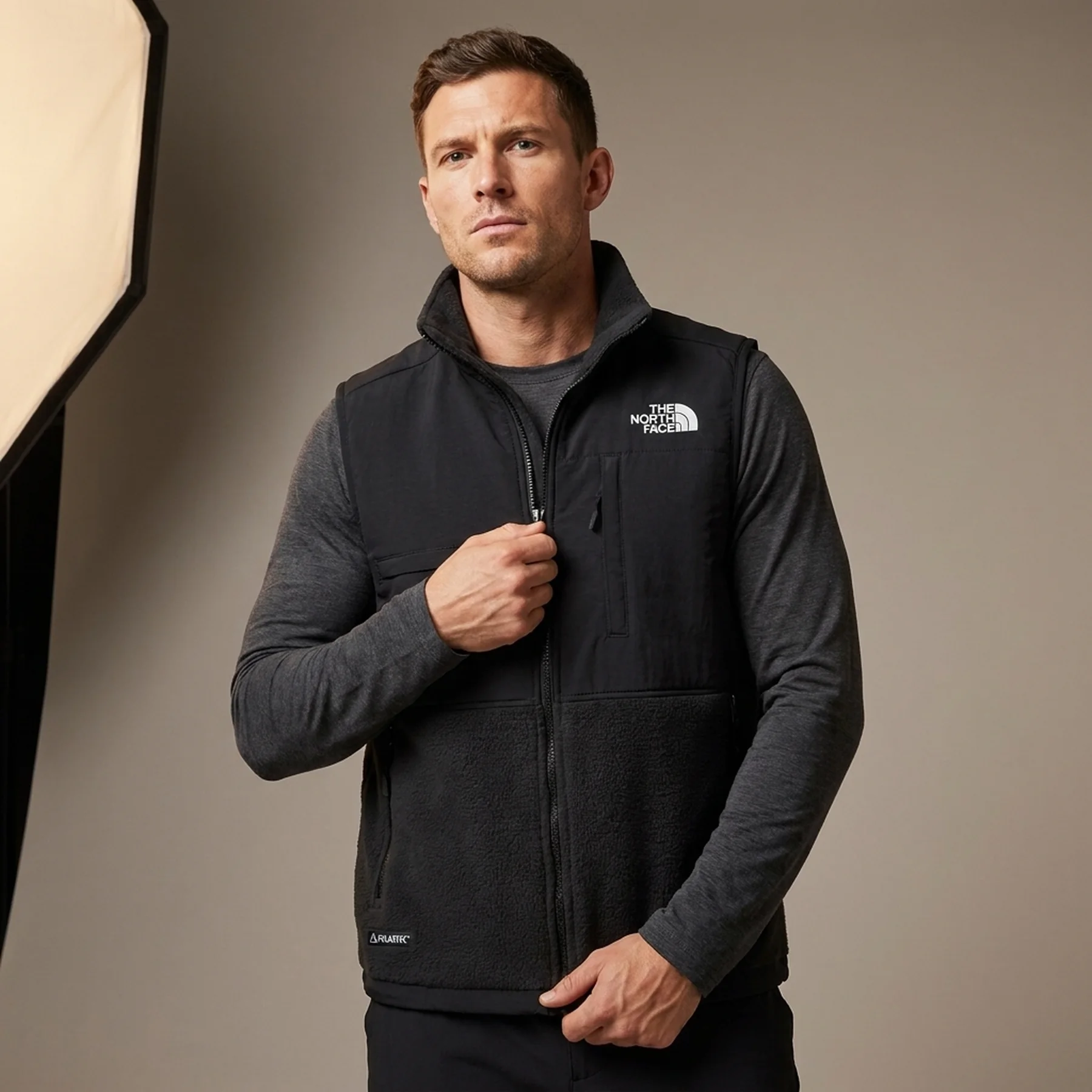 Жилетка чоловіча The North Face Denali Vest Black (NF0A7UR4JK3)