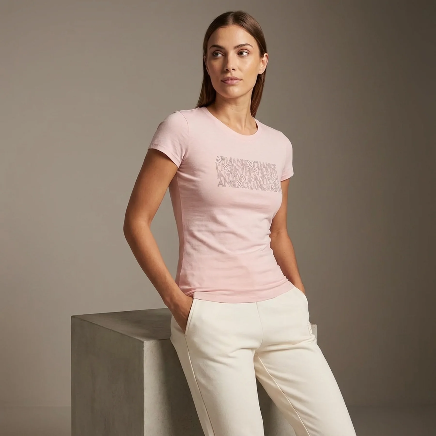 Жіноча футболка Armani Exchange з логотипом 1159802613