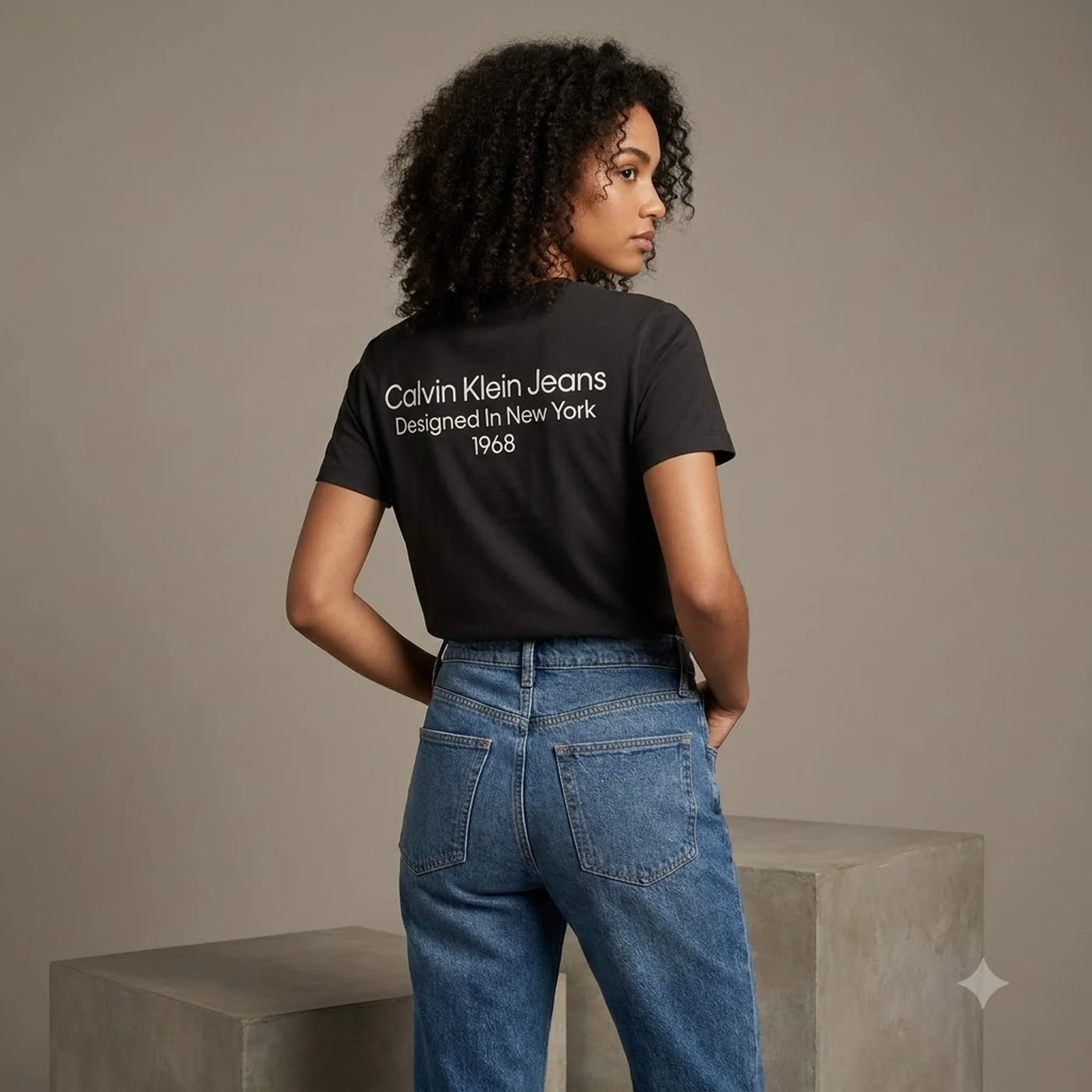 Жіноча футболка Calvin Klein з принтом ззаду 1159794591