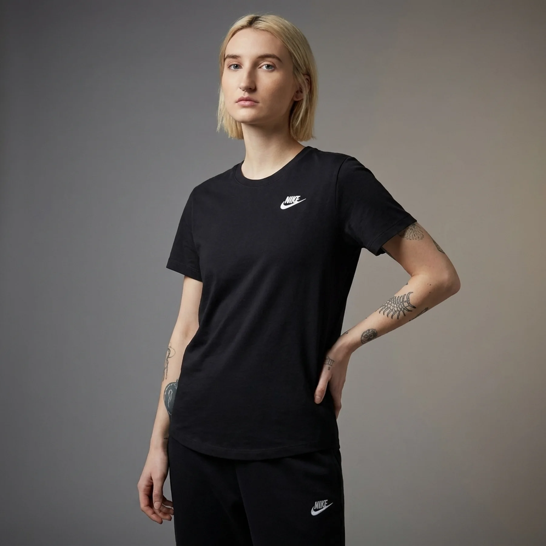 Футболка жіноча Nike Club Essentials (DX7902-010)