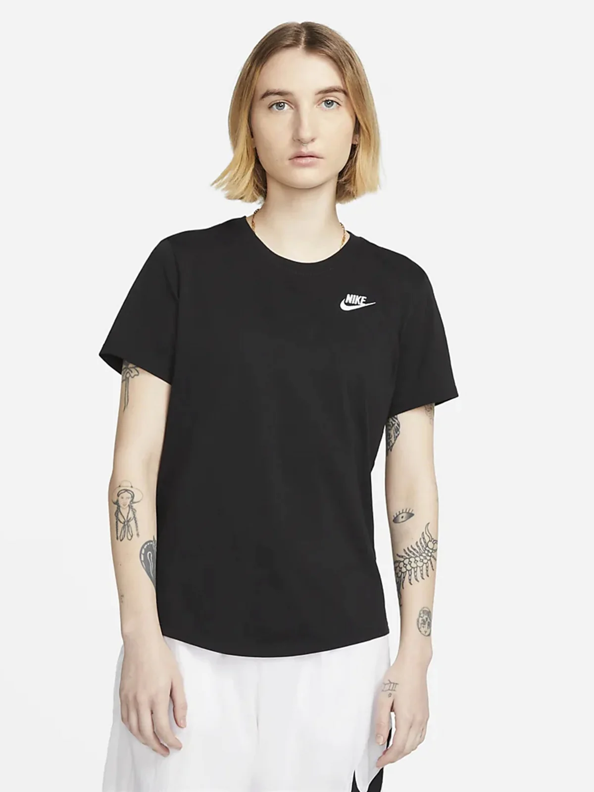 Футболка жіноча Nike Club Essentials (DX7902-010)