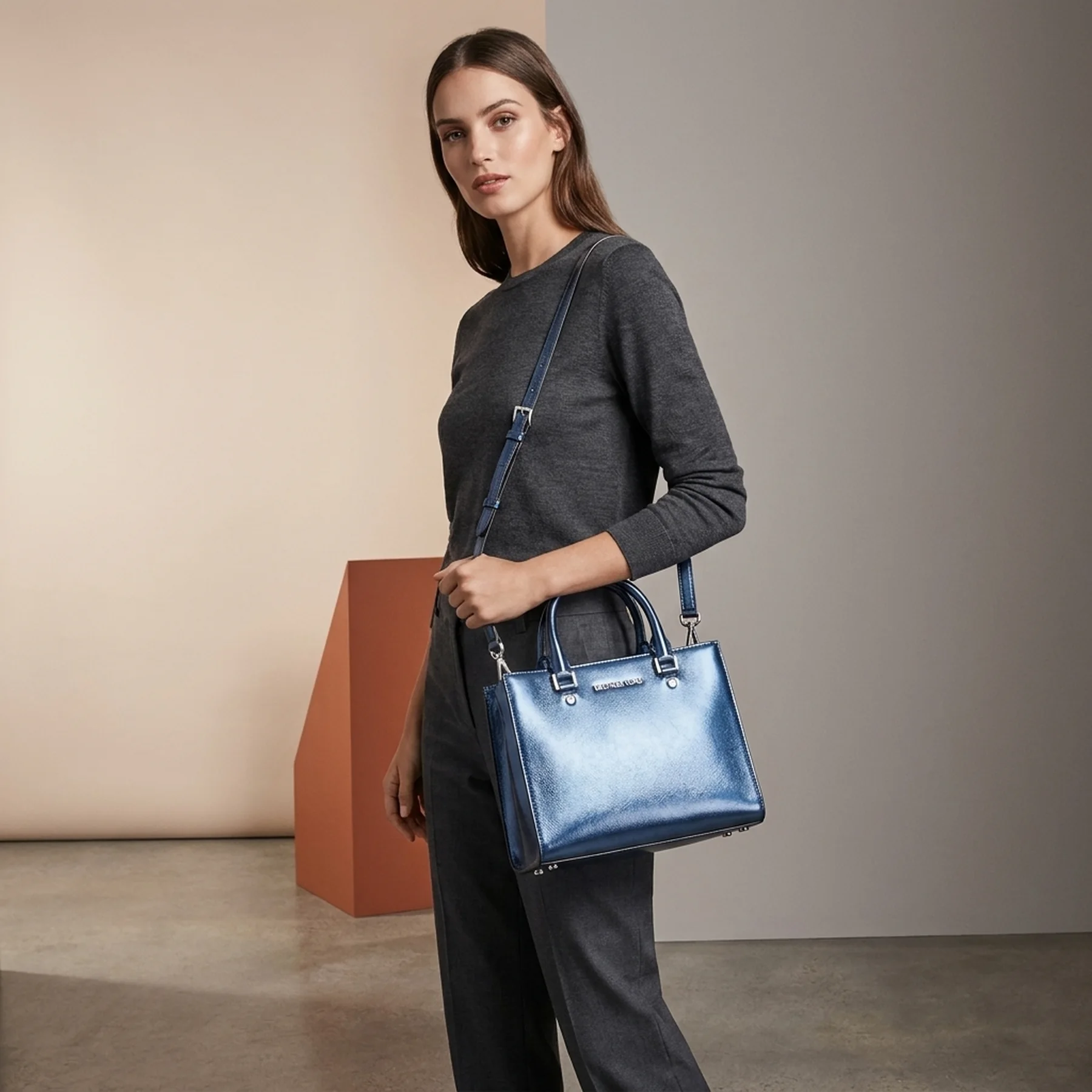 Жіноча лакована сумка кроссбоді Michael Kors 1159802350 (Блакитний, One size)