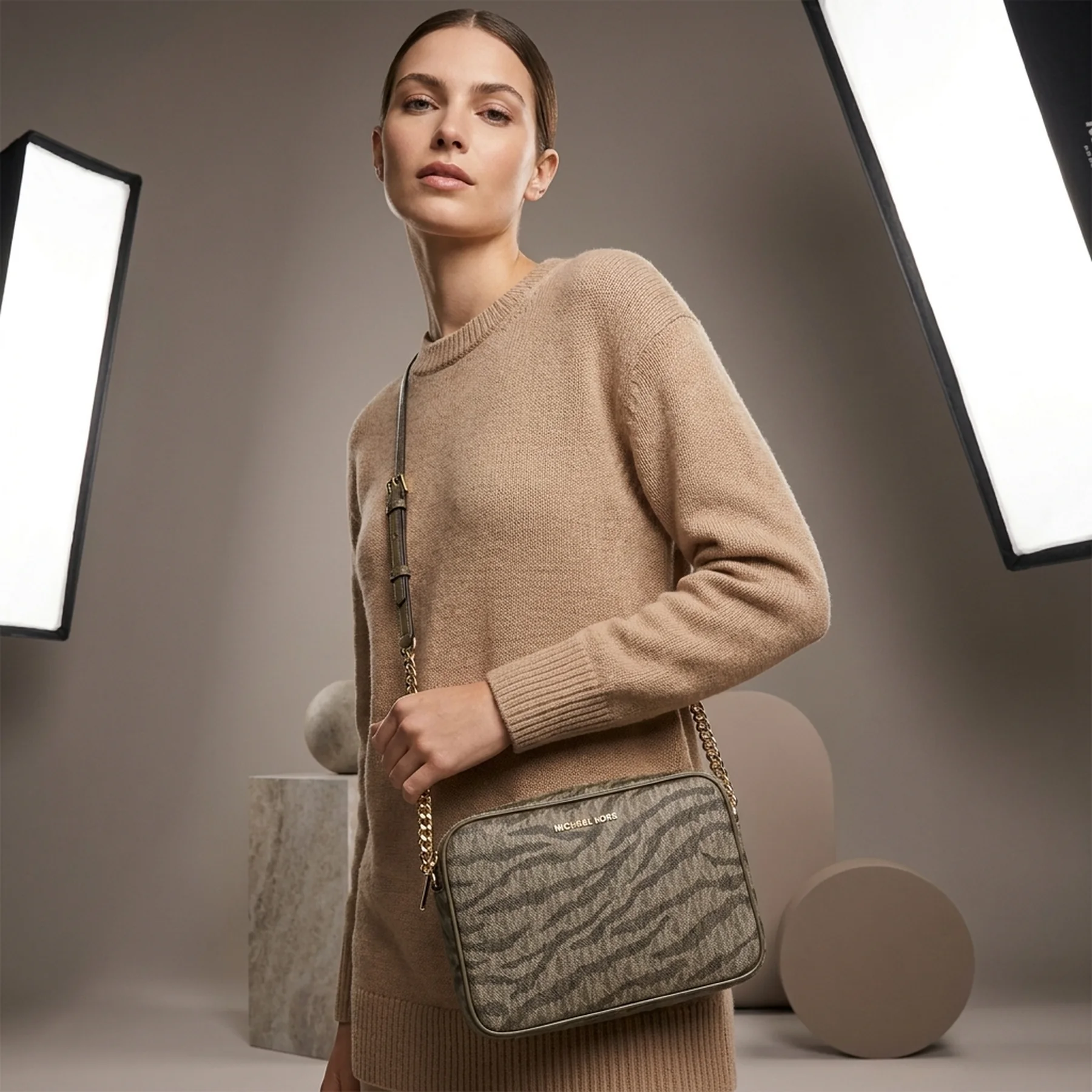 Жіноча сумка кроссбоді Michael Kors на блискавці 1159773704 (Сірий, One size)