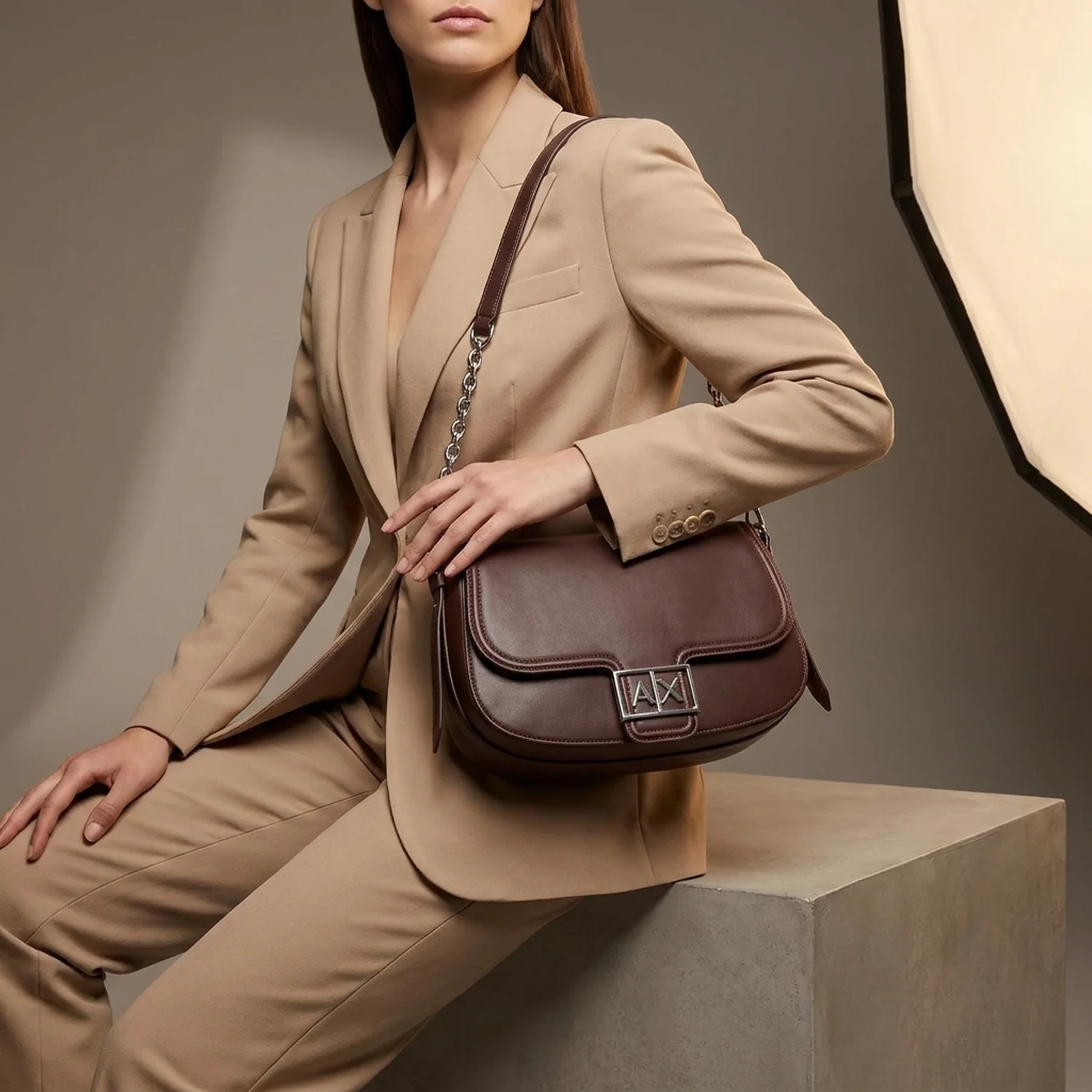 Жіноча сумка через плече із монограмою-логотипом Armani Exchange 1159836032 (Коричневий One size)