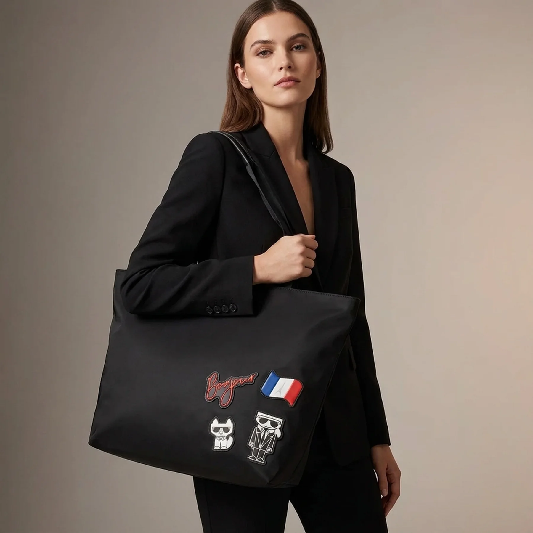 Жіноча сумка Karl Lagerfeld Paris з нашивками 1159815112 (Чорний One size)