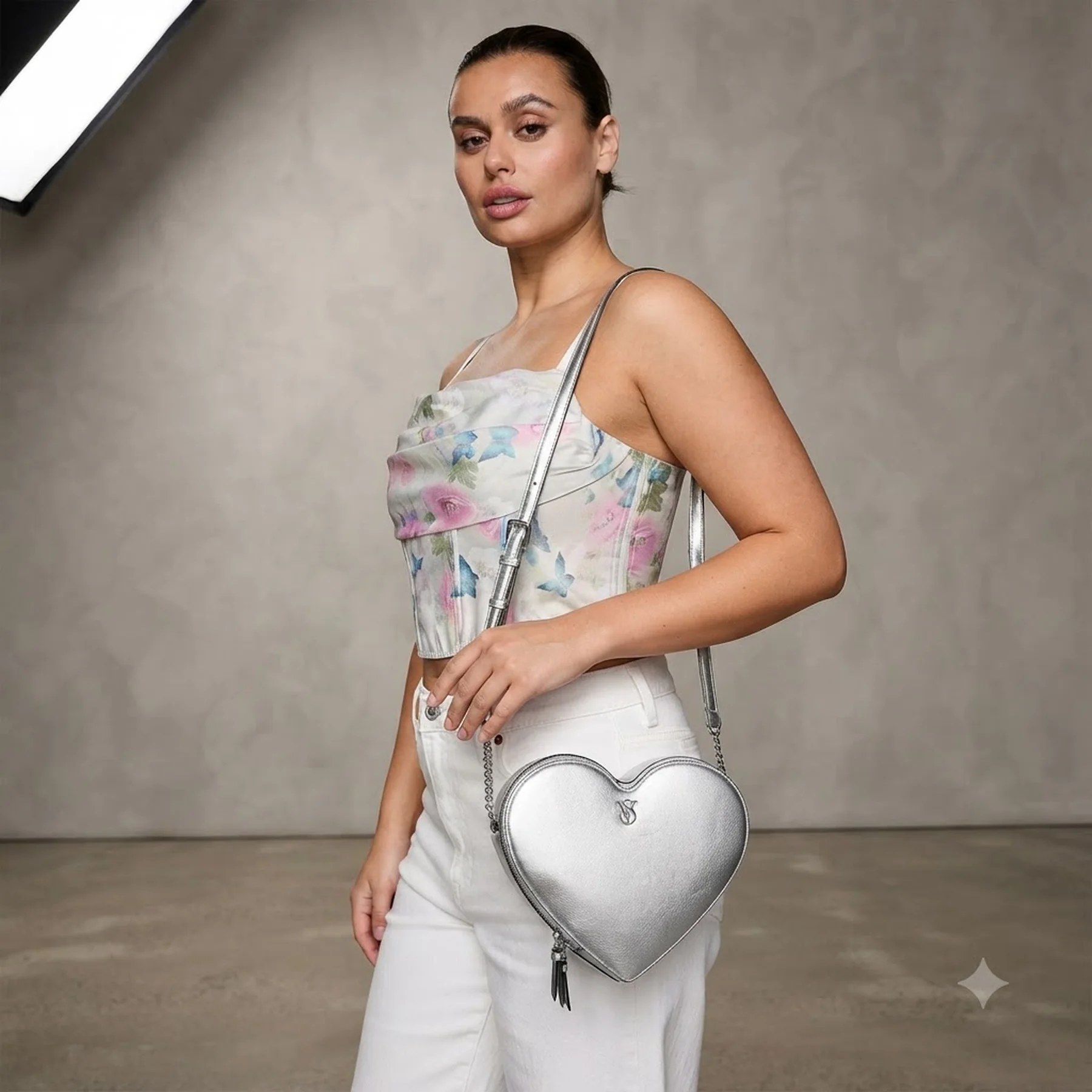 Жіноча сумка кроссбоді Victoria's Secret у формі серця 1159821055 (Сріблястий One size)