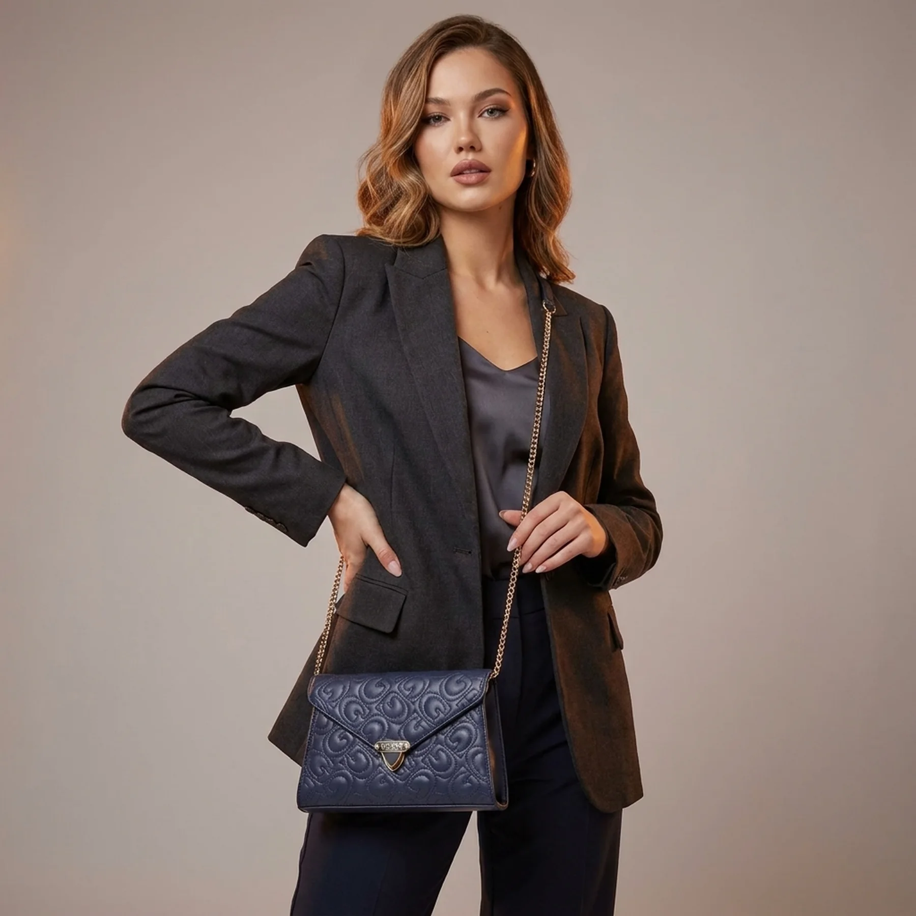 Жіноча сумочка Guess на ланцюжку 1159794785 (Білий/синій, One size)