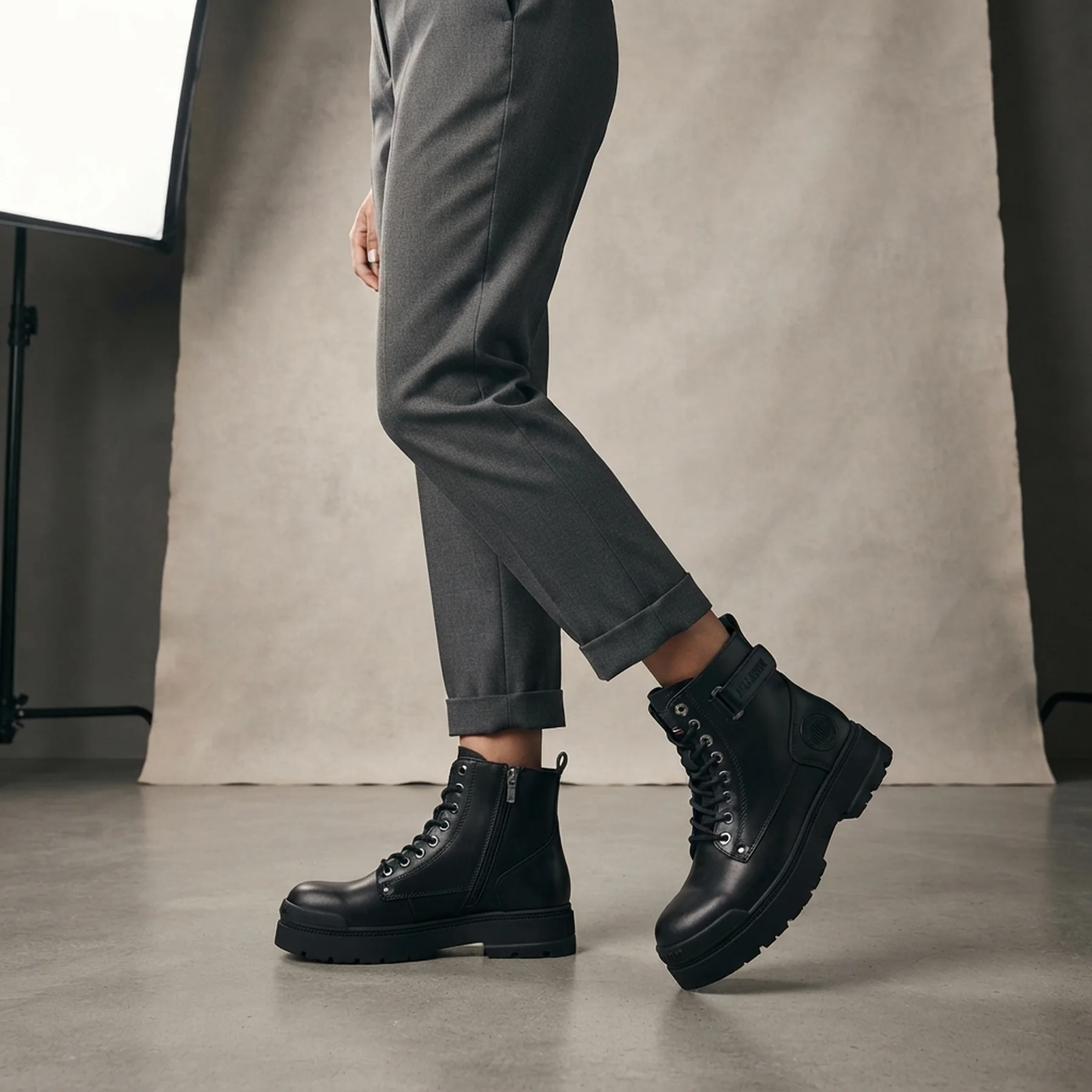 Жіноче взуття Martin Boots Protector Strap Zip Mono Black Palladium