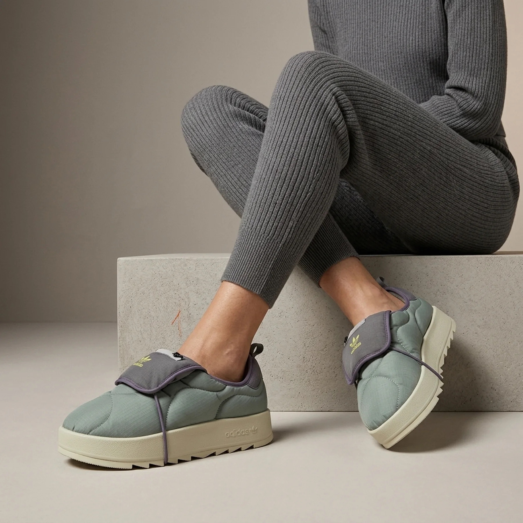 Жіноче взуття Puffylette Silver Green/Grey Four/Sand Strata Adidas