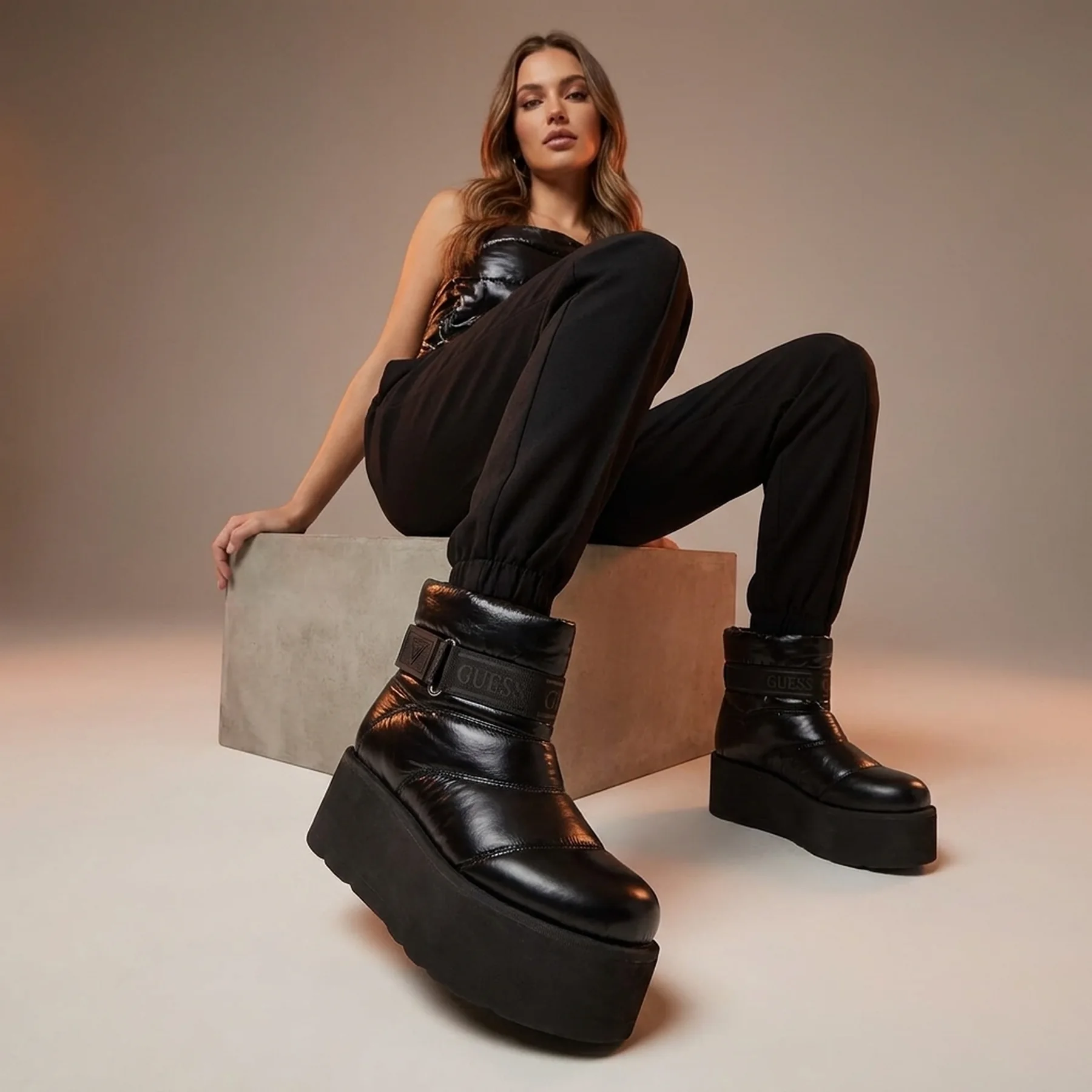 Жіночі черевики Guess на платформі 1159807705