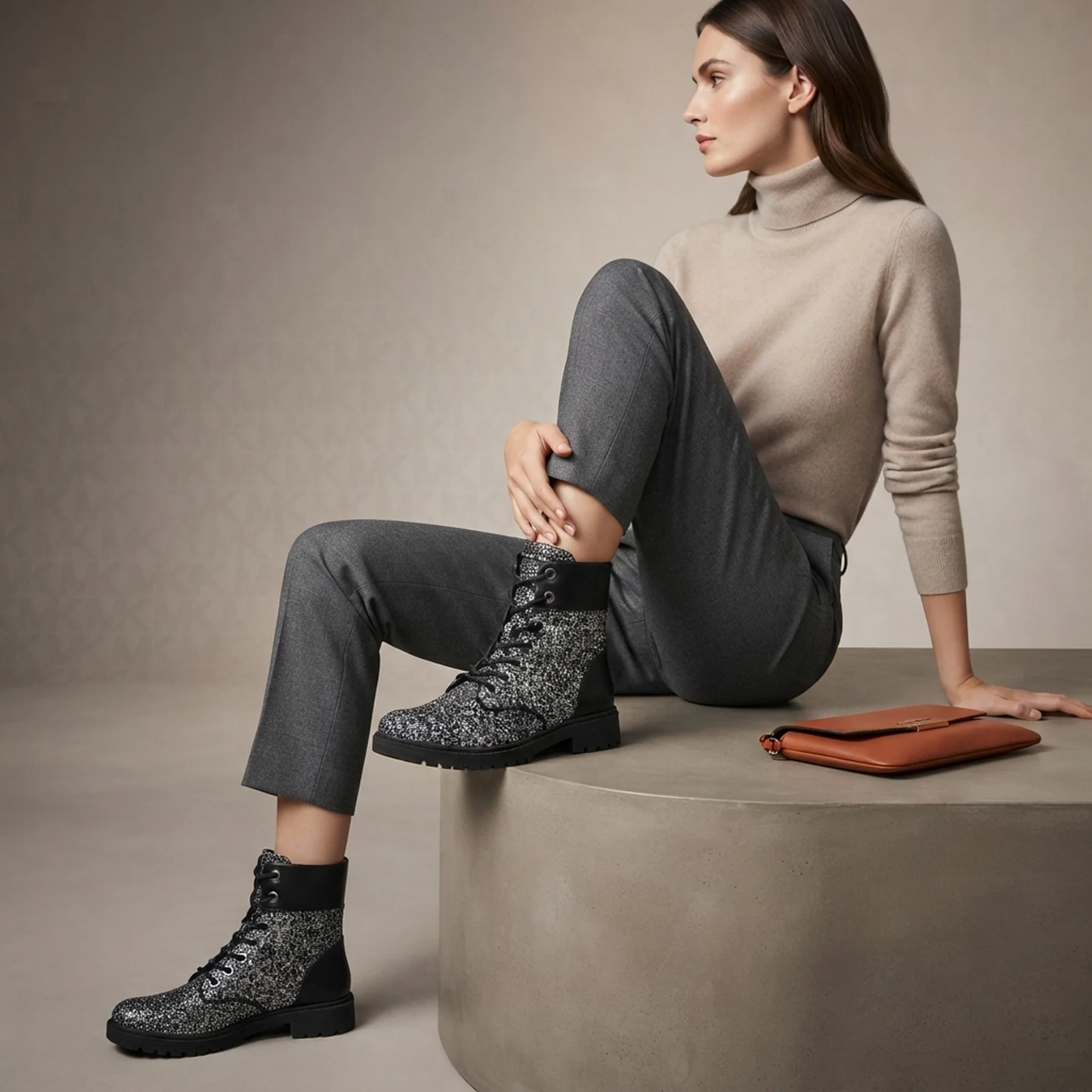 Жіночі черевики Michael Kors з блискітками 36,5