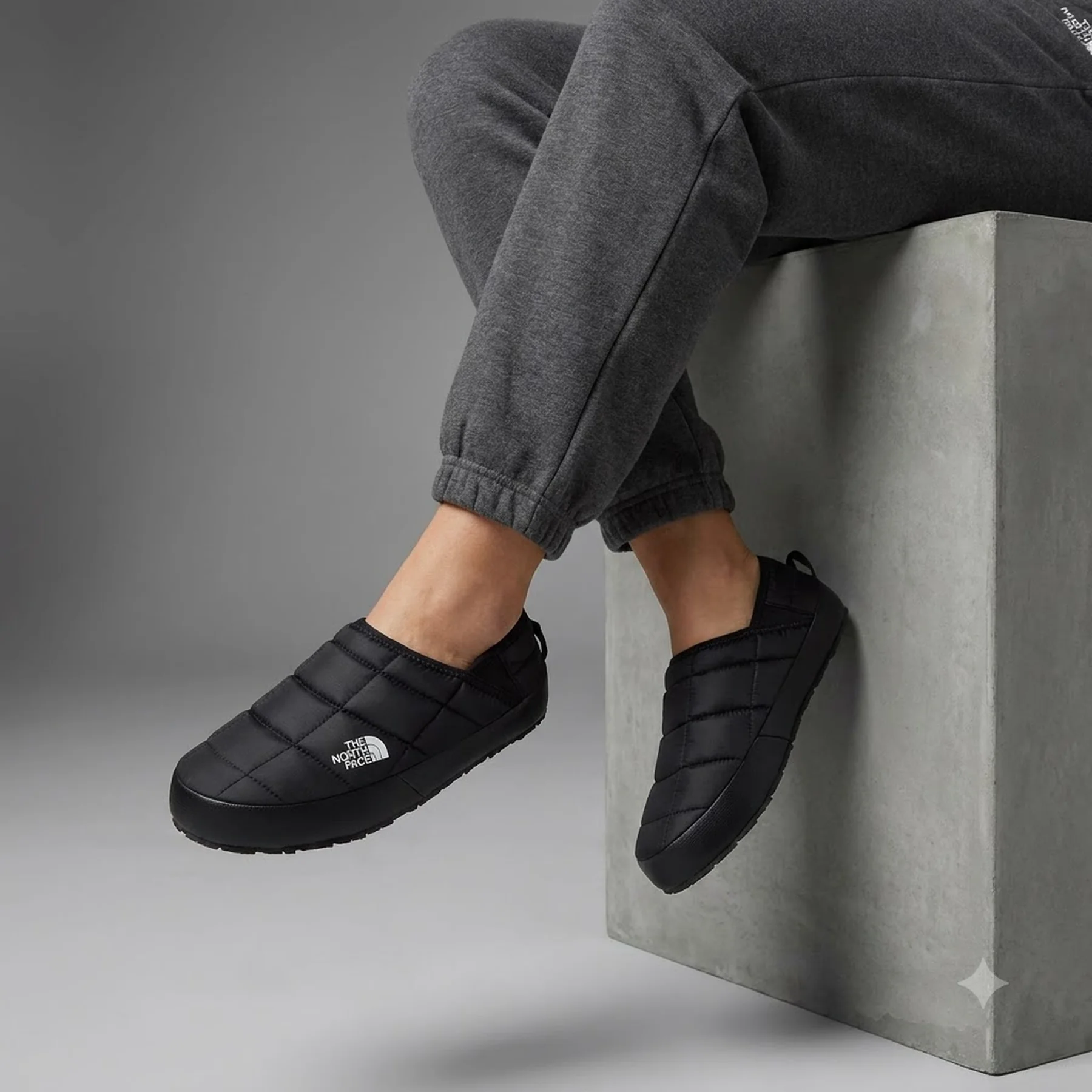 Жіночі черевики The North Face Thermoball Traction Mule V