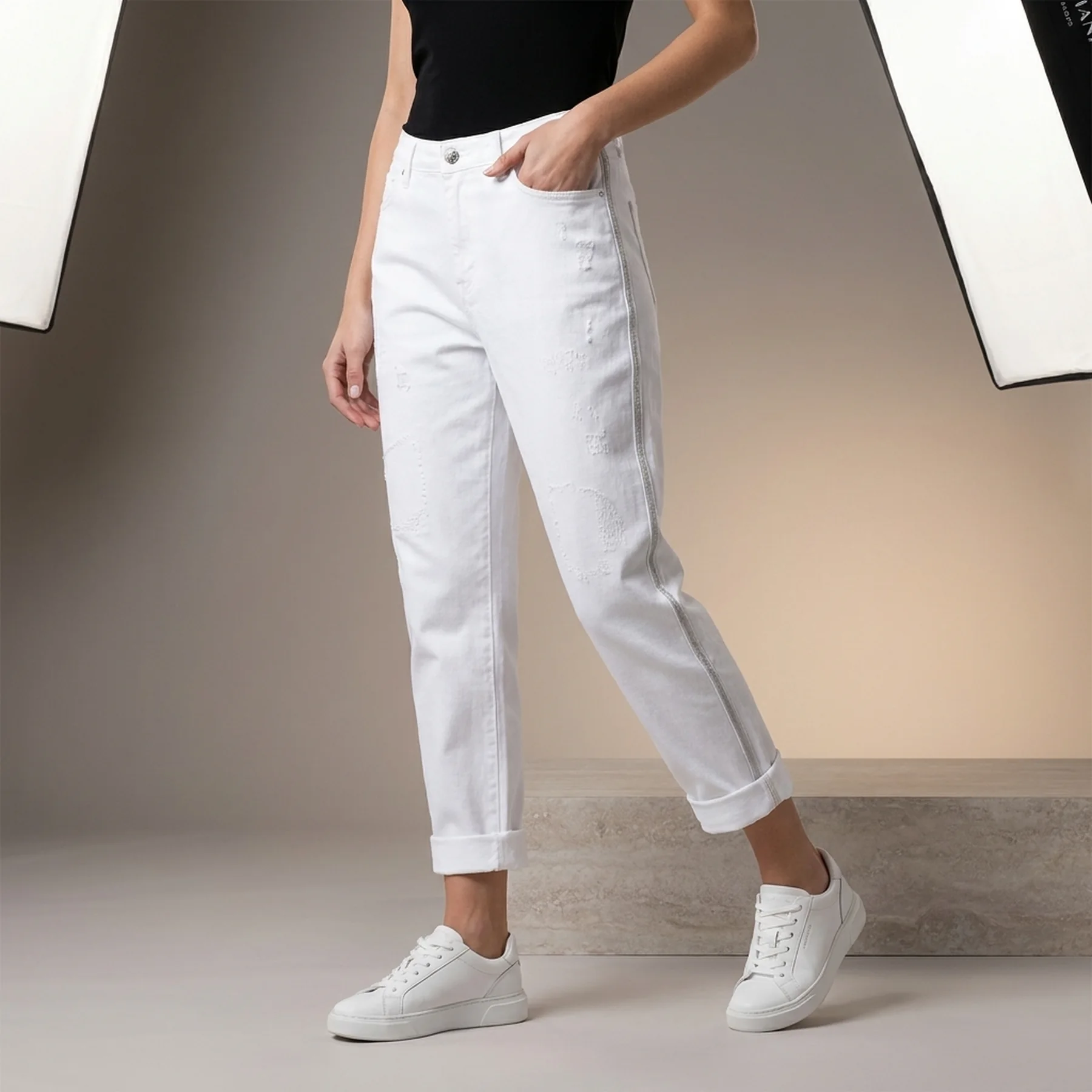 Жіночі джинси-бойфренди Armani Exchange 1159806018 (Білий, 33)