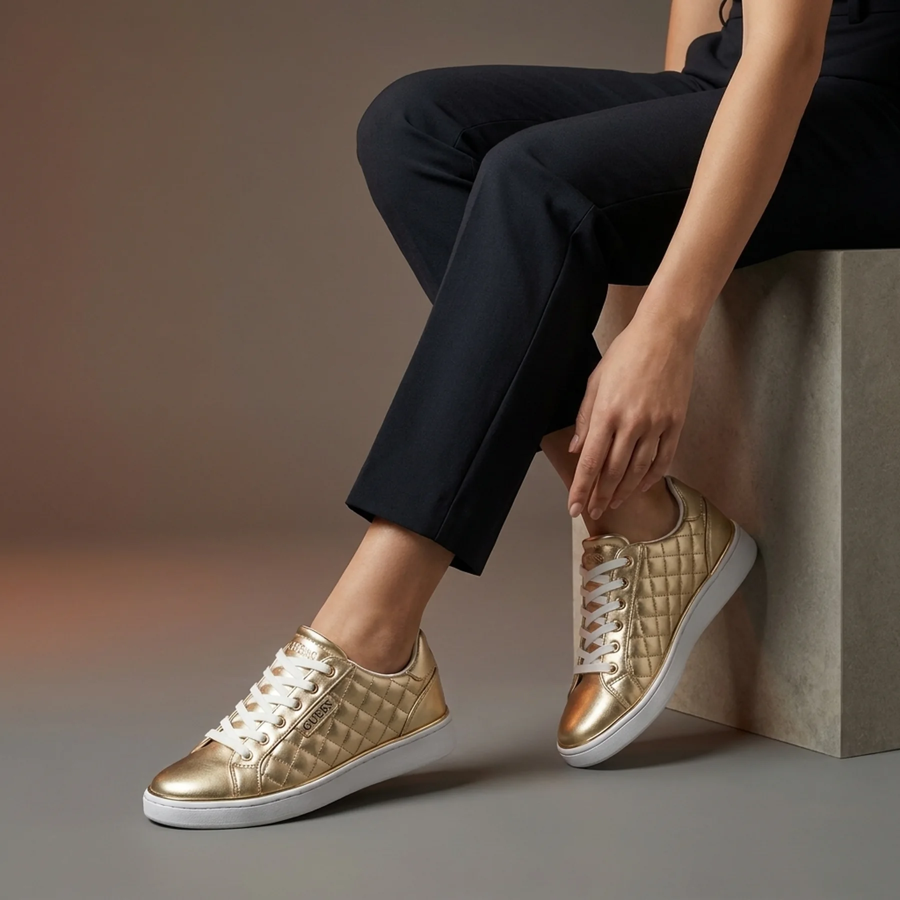 Жіночі кеди GUESS з логотипом 36,5