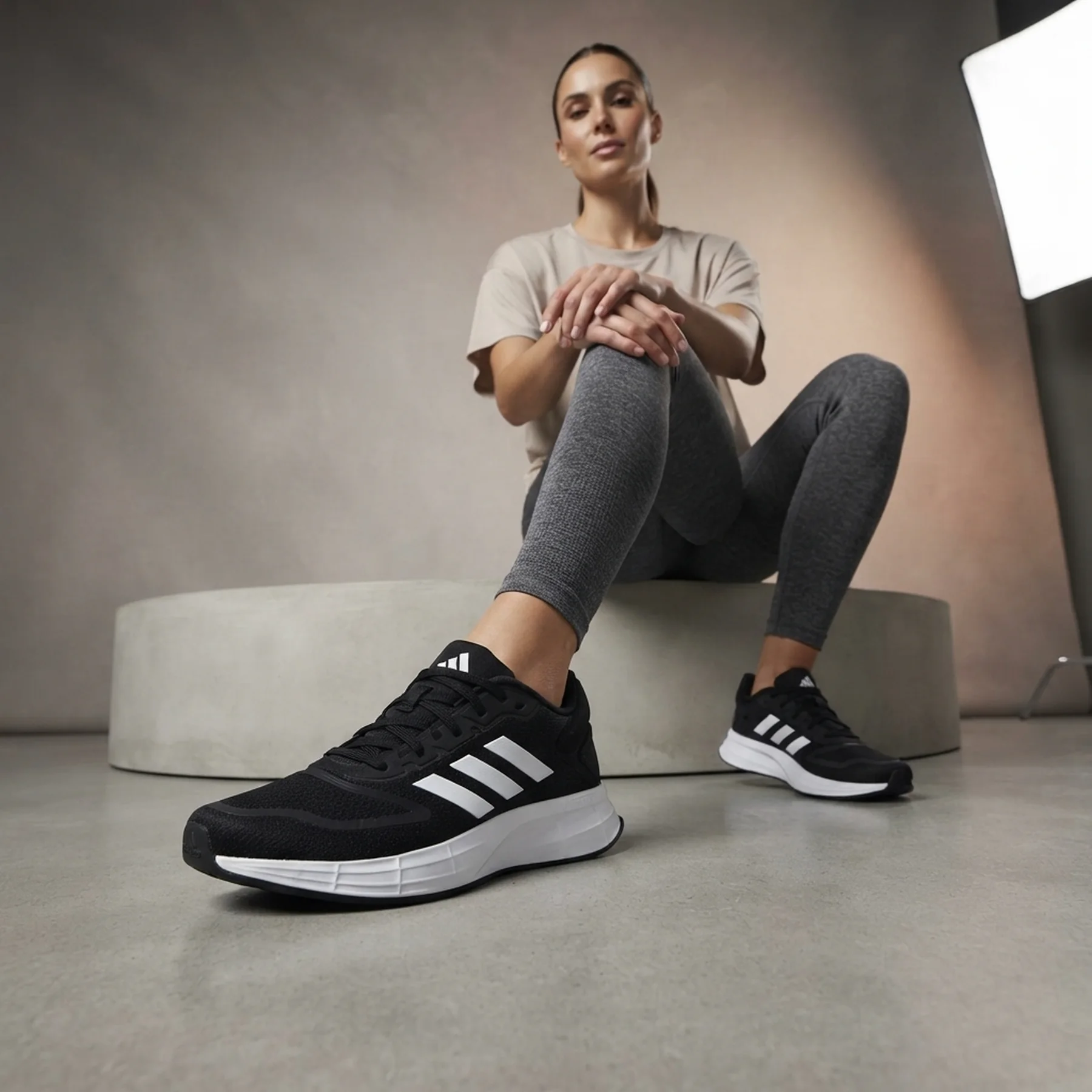 Жіночі кросівки Adidas Duramo 37 1/3