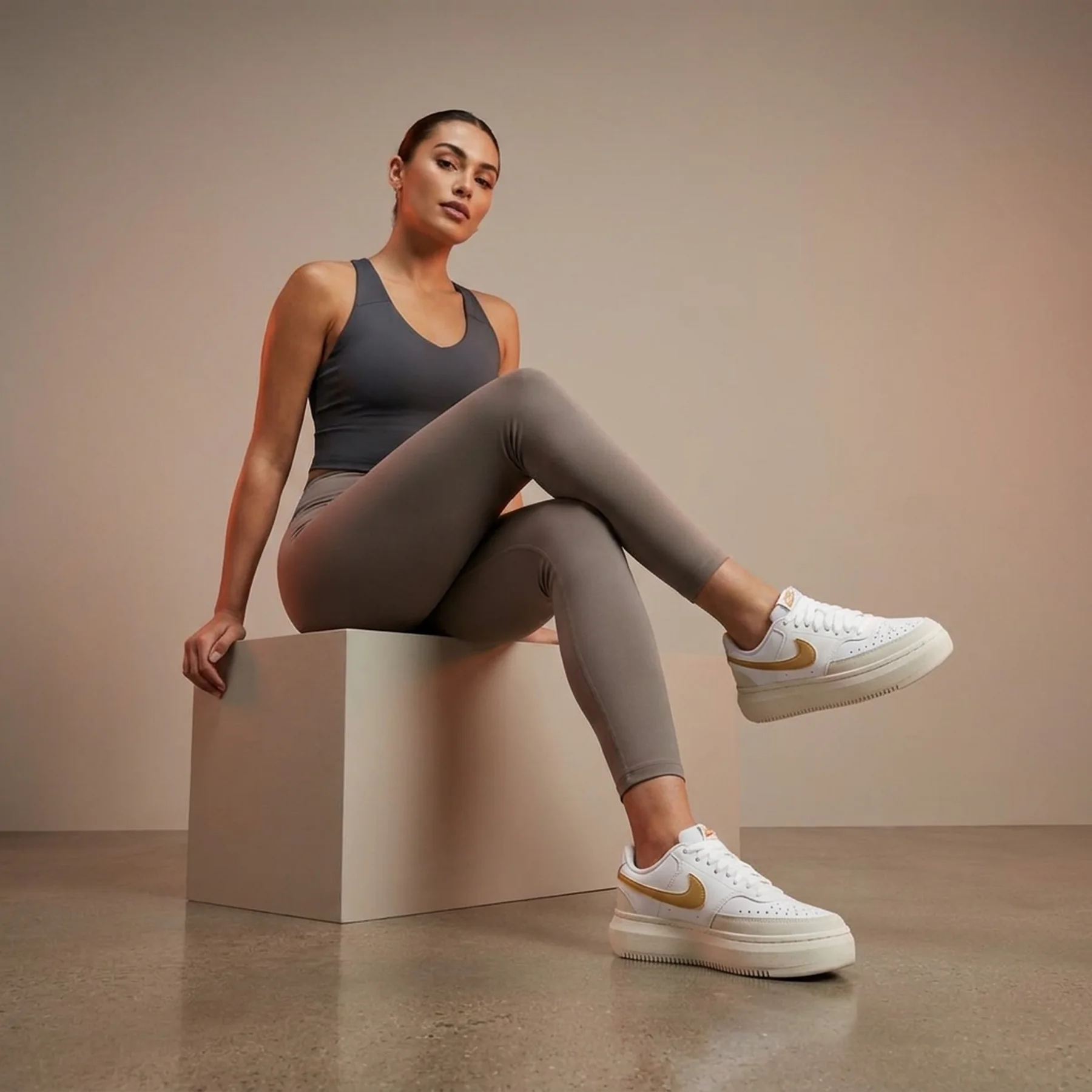 Жіночі кросівки Nike W Court Vision Alta DZ5394-100