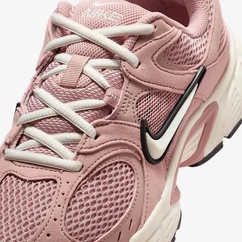 Жіночі кросівки NIKE W V5 RNR II6294-600