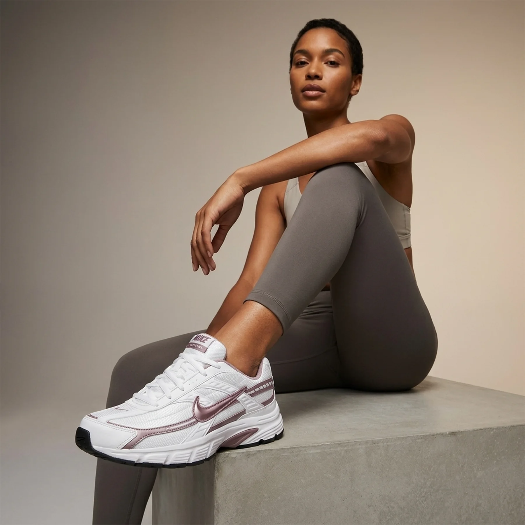 Жіночі кросівки NIKE WMNS INITIATOR 394053-007