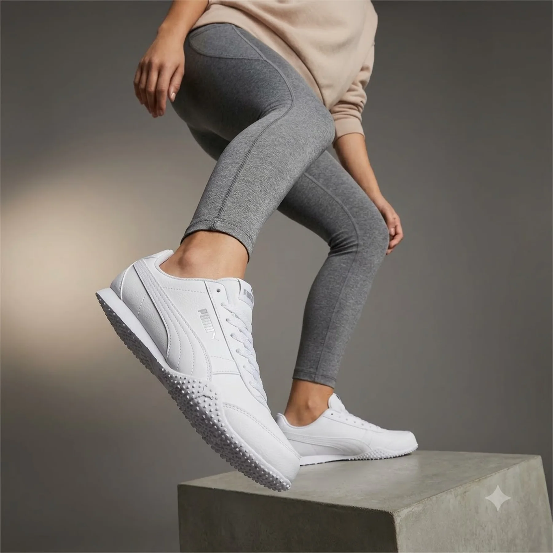 Жіночі кросівки PUMA Bella SL 40