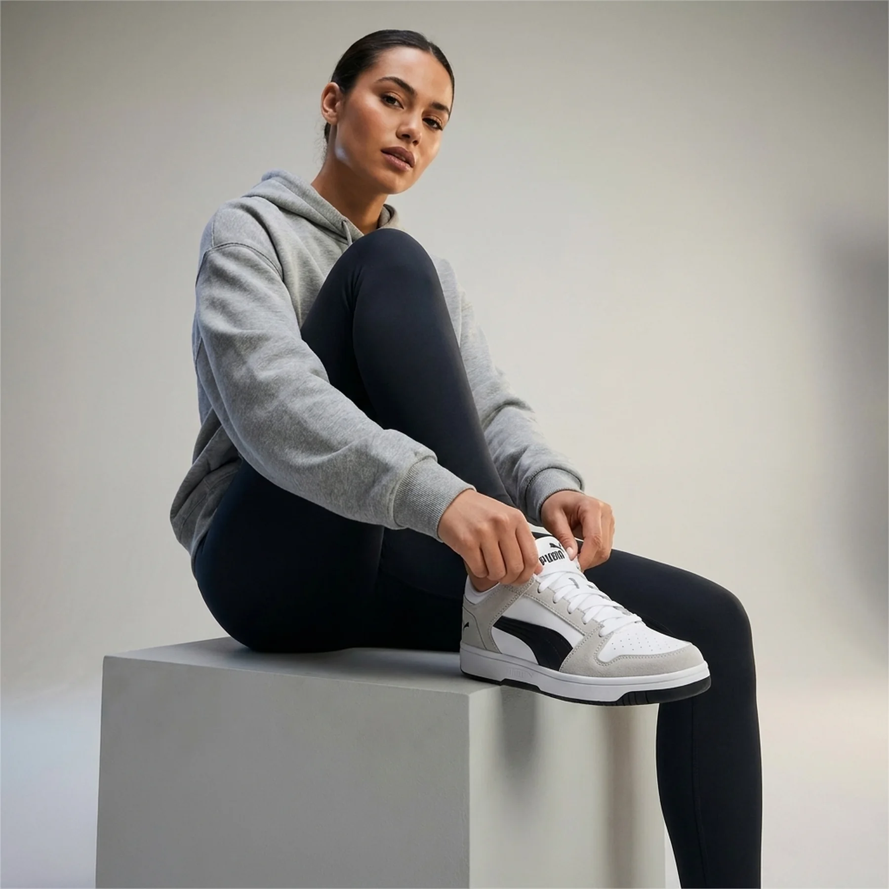 Жіночі кросівки Rebound LayUp Casual PUMA 37,5