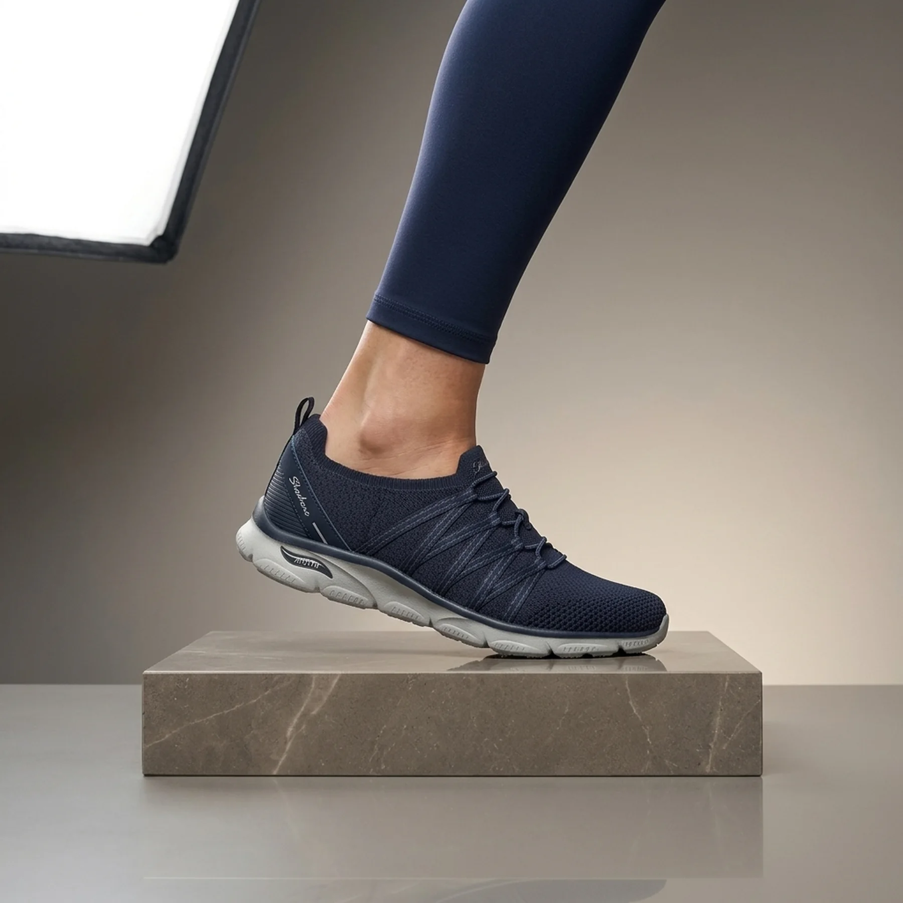 Жіночі кросівки Skechers Arch Fit Sunny - Creative Pass 36