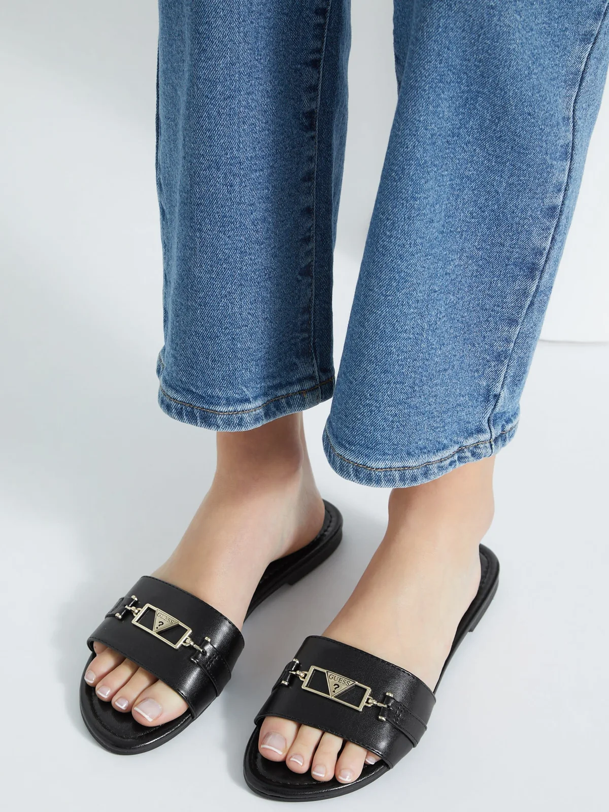 Жіночі шльопанці Guess 1159804286