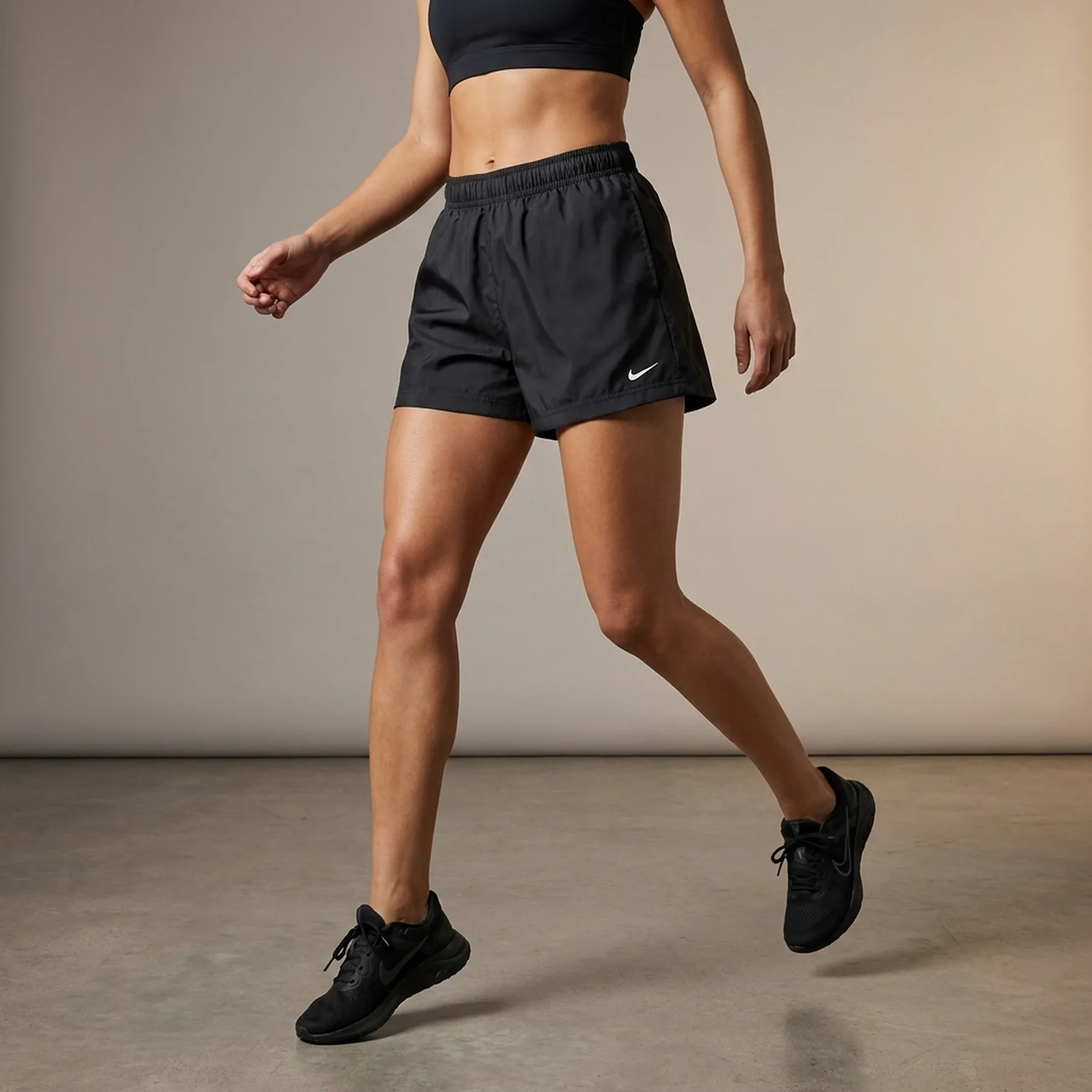 Жіночі шорти NIKE W NSW MR ESSNTL WVN SHORT FV7557-010