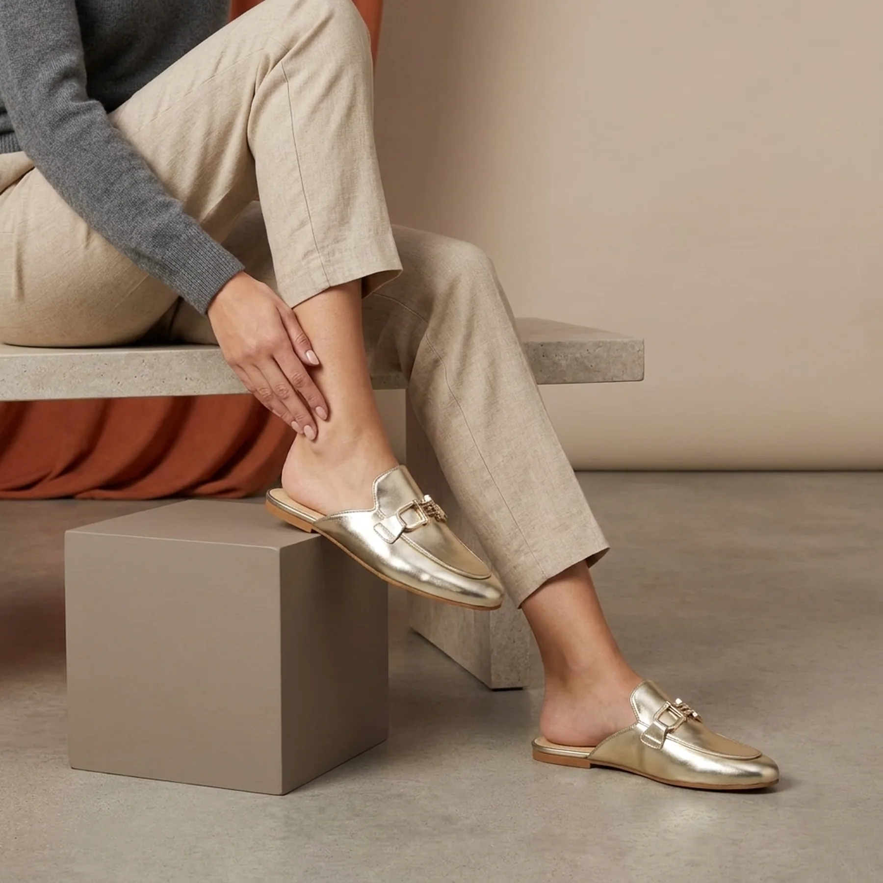 Жіночі туфлі Guess мюлі 36,5