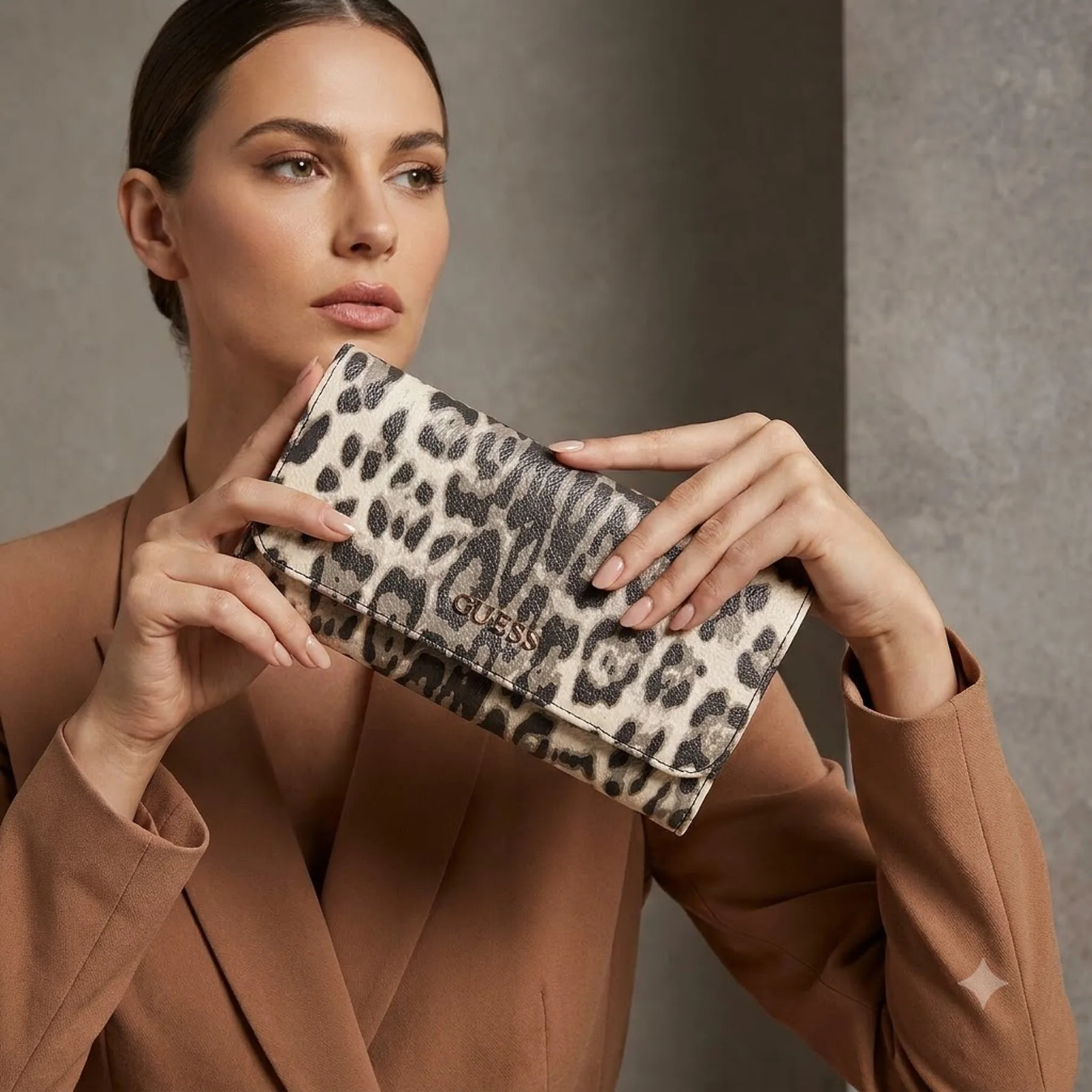 Жіночий гаманець Guess на кнопці 1159854676 (Леопардовий One size)