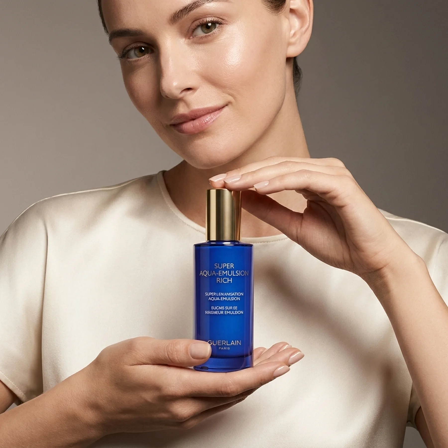Эмульсия увлажняющая - насыщенная текстура Guerlain Super Aqua Emulsion Rich 50 мл