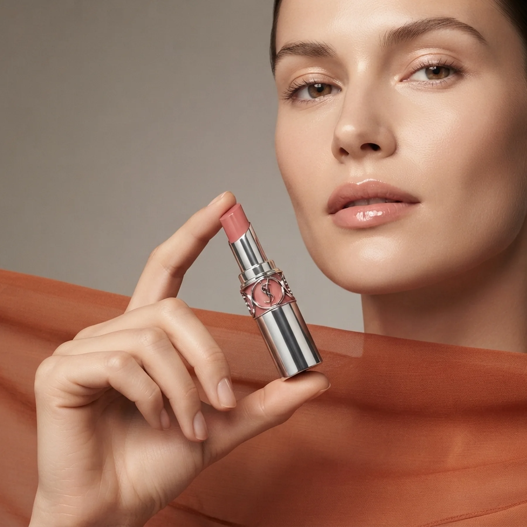 Увлажняющая глянцевая помада Yves Saint Laurent Love Shine Lip Oil Stick 3.2 г 044 NUDE LAVALLIERE