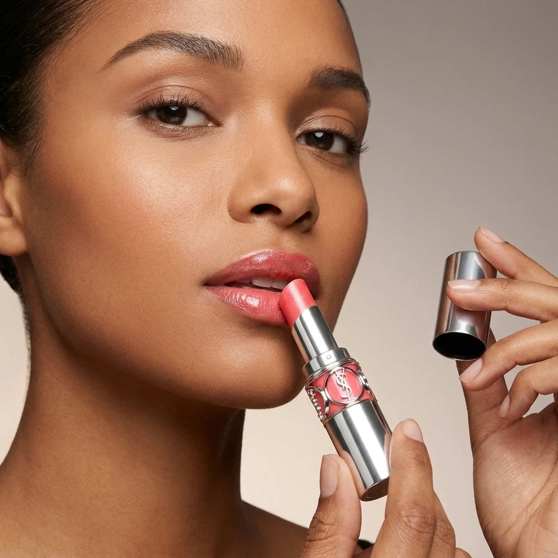 Увлажняющая глянцевая помада Yves Saint Laurent Love Shine Lip Oil Stick 3.2 г 10