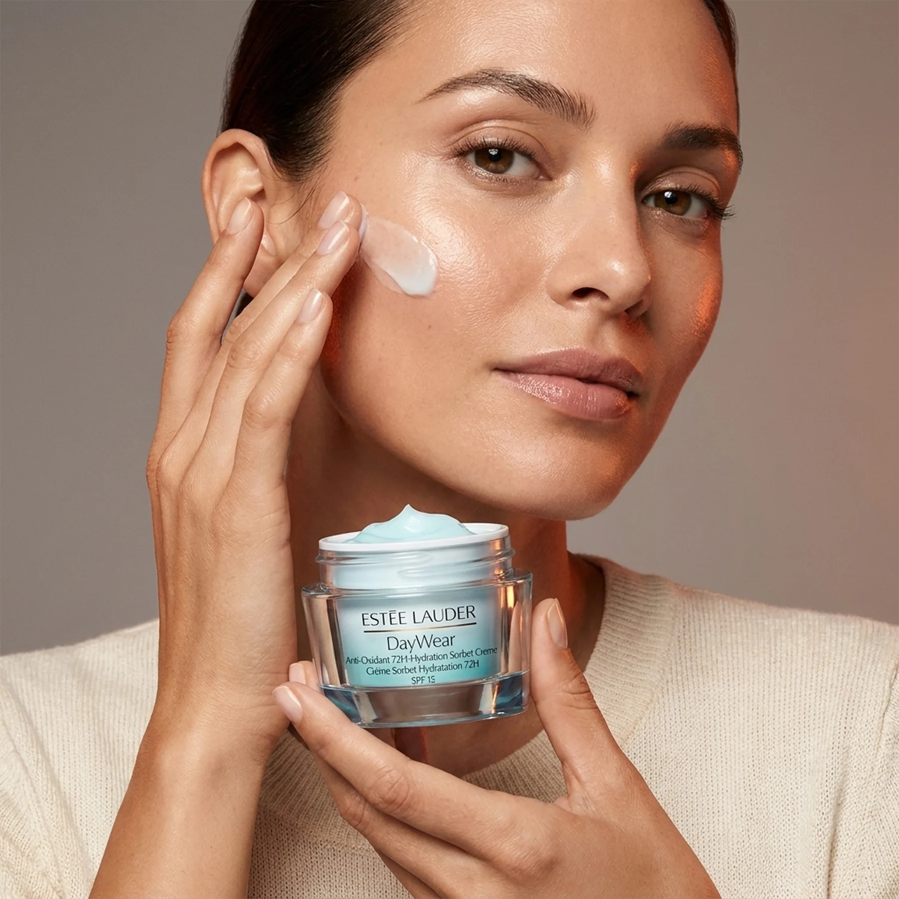 Увлажняющий гель-сорбет SPF15 Estee Lauder Daywear 72H Hydration Sorbet Creme SPF15 50 мл